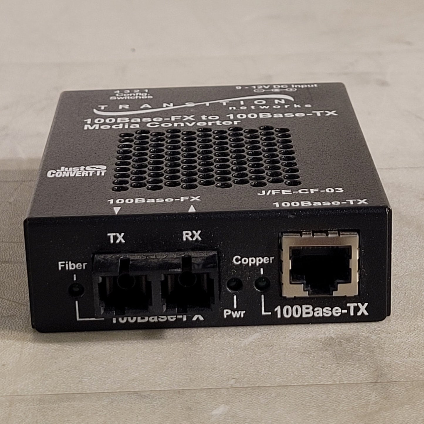 Transition Networks J/FE-CF-03 100Base-FX to 100Base-TX Media Converter