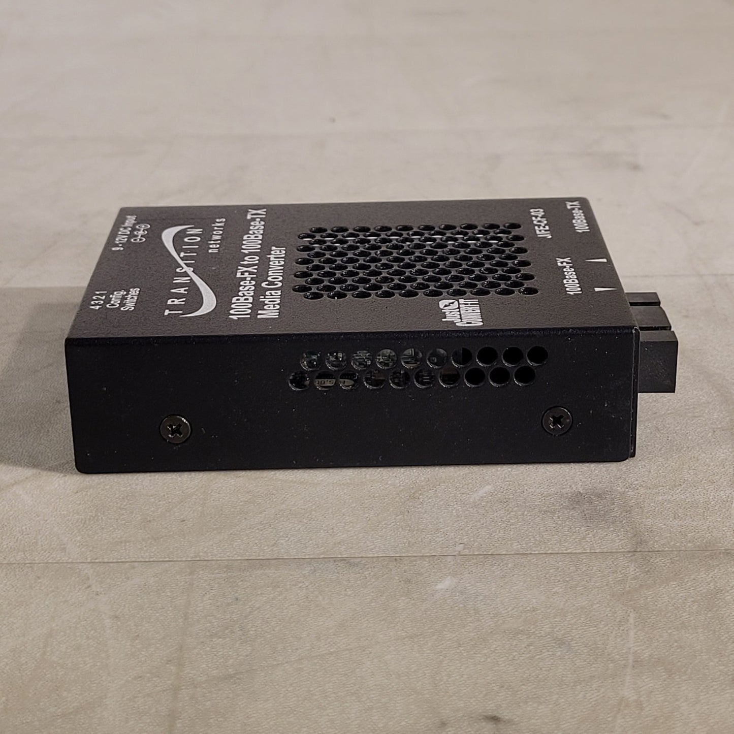 Transition Networks J/FE-CF-03 100Base-FX to 100Base-TX Media Converter
