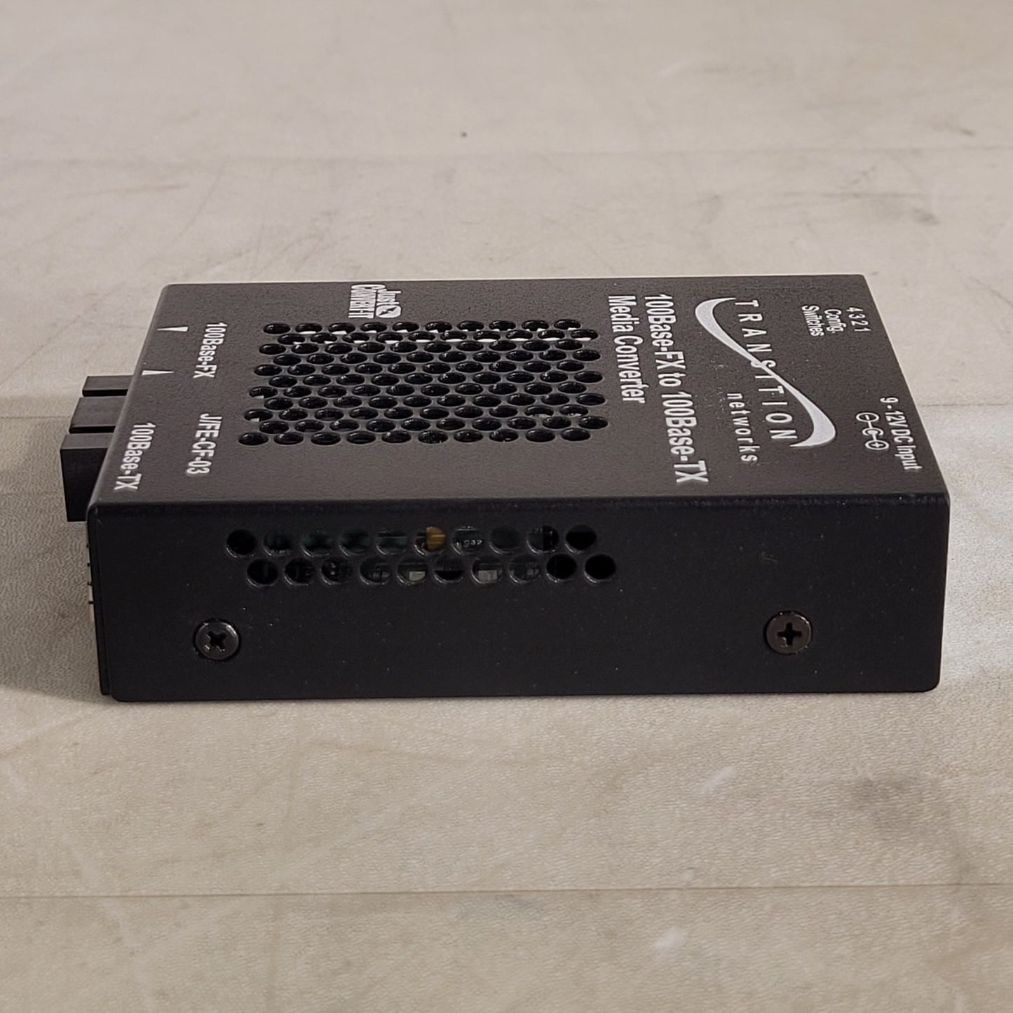 Transition Networks J/FE-CF-03 100Base-FX to 100Base-TX Media Converter