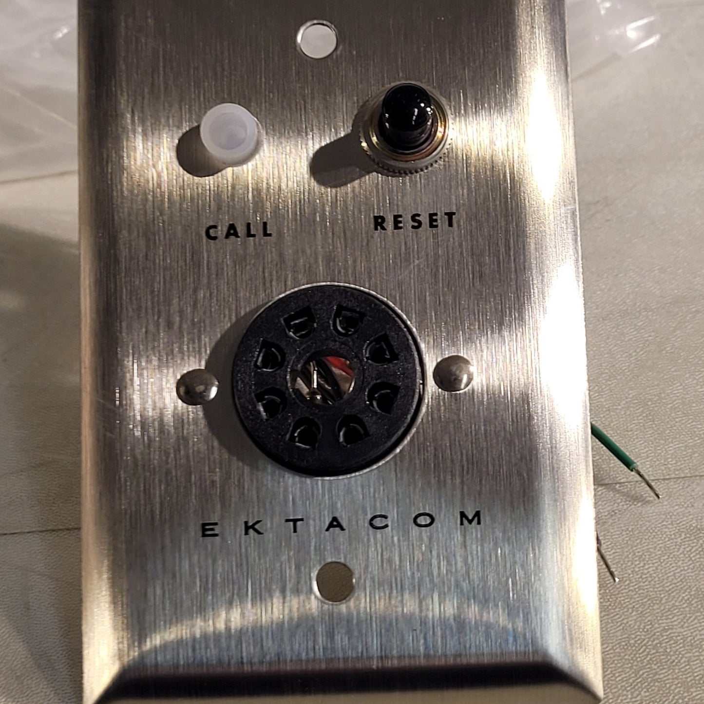 Ektacom HVB-100B Bedside Patient Station B02828-02 Rev D Call Reset Button