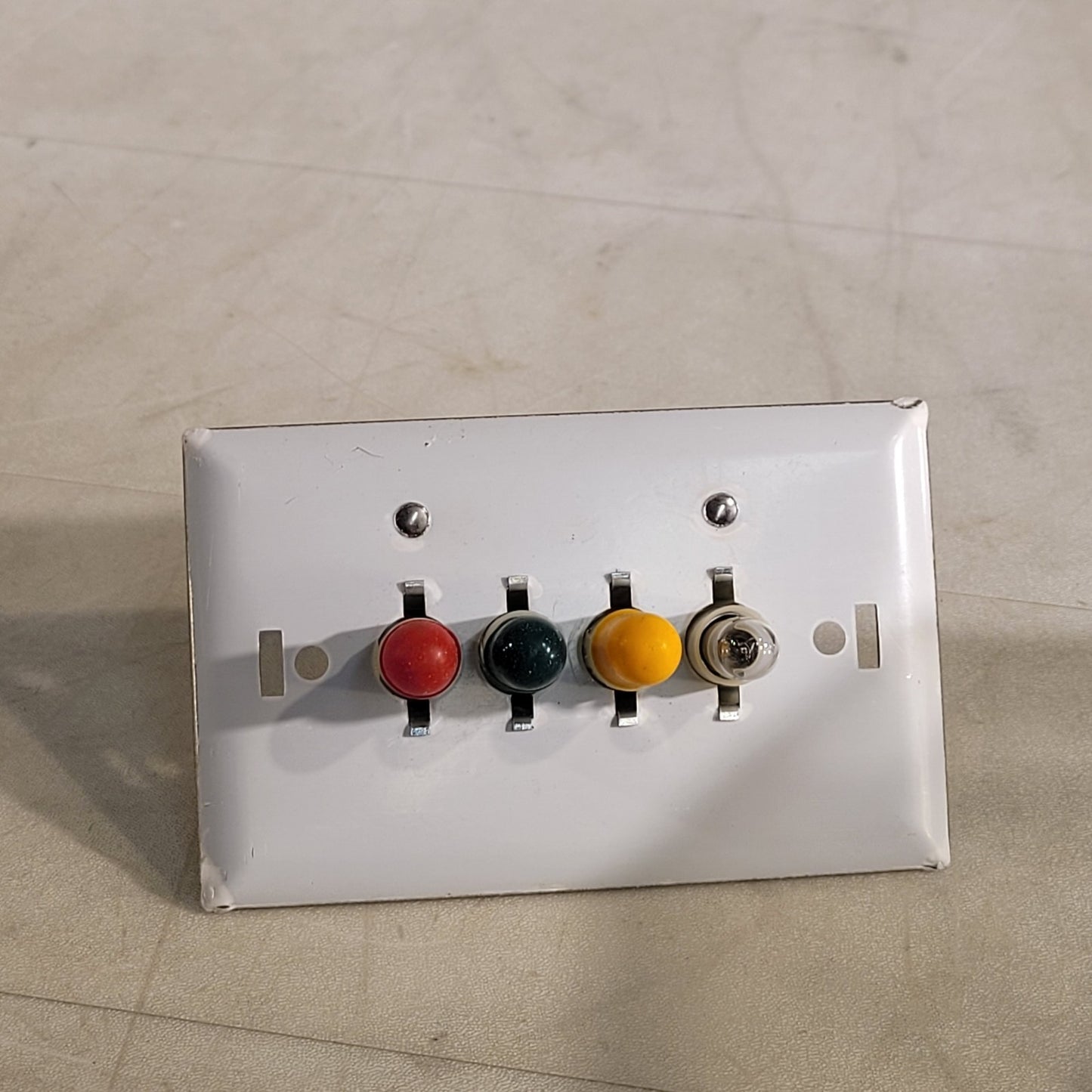 Fisher Berkeley HDL-40-BU Hospital Red Yellow White Signaling Lights 4-Light