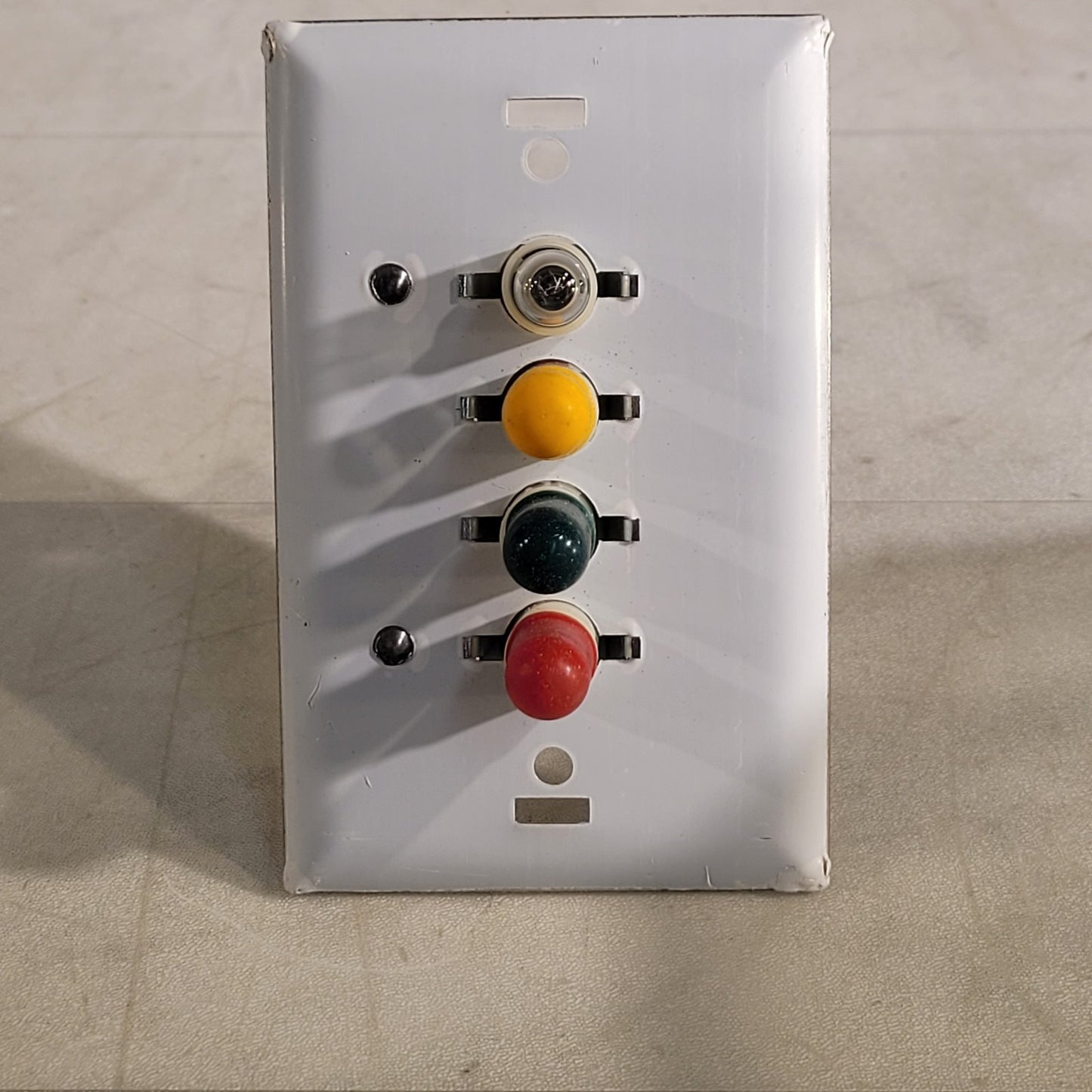 Fisher Berkeley HDL-40-BU Hospital Red Yellow White Signaling Lights 4-Light