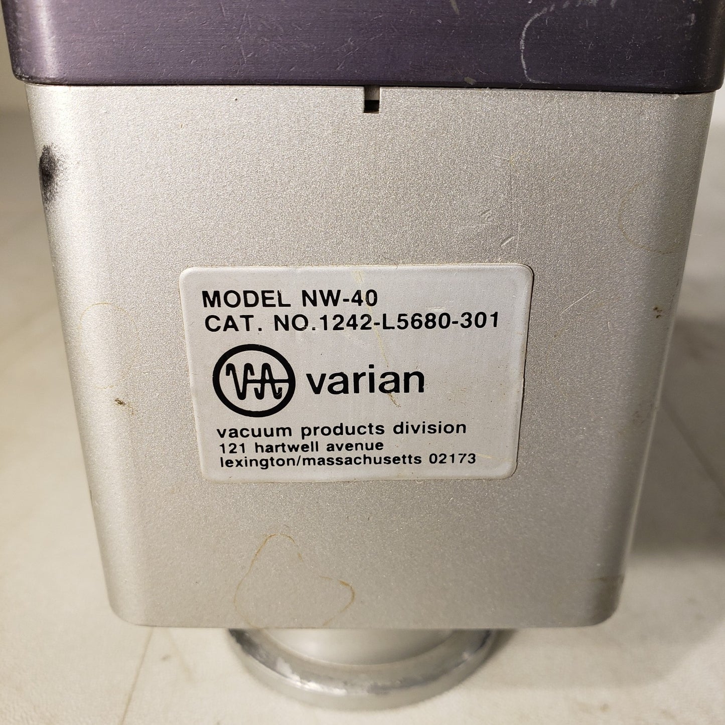 Varian KF40 NW40 1242-L5680-301 High Vacuum Spring Bellows Valve Fitting Angle