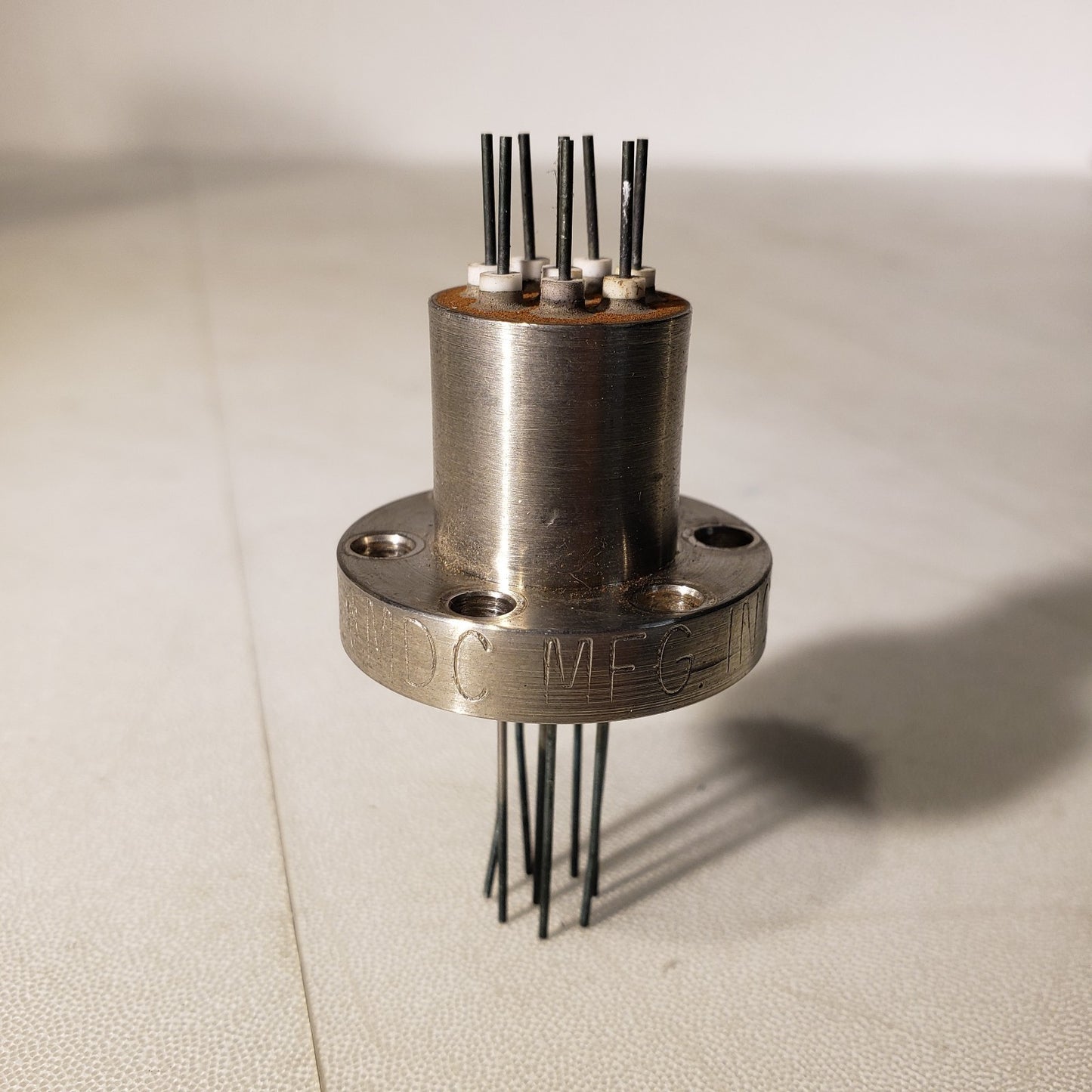 MDC DN16CF 1.33" CF 8-Pin Feedthrough Flange UHV Ultra High Vacuum SS