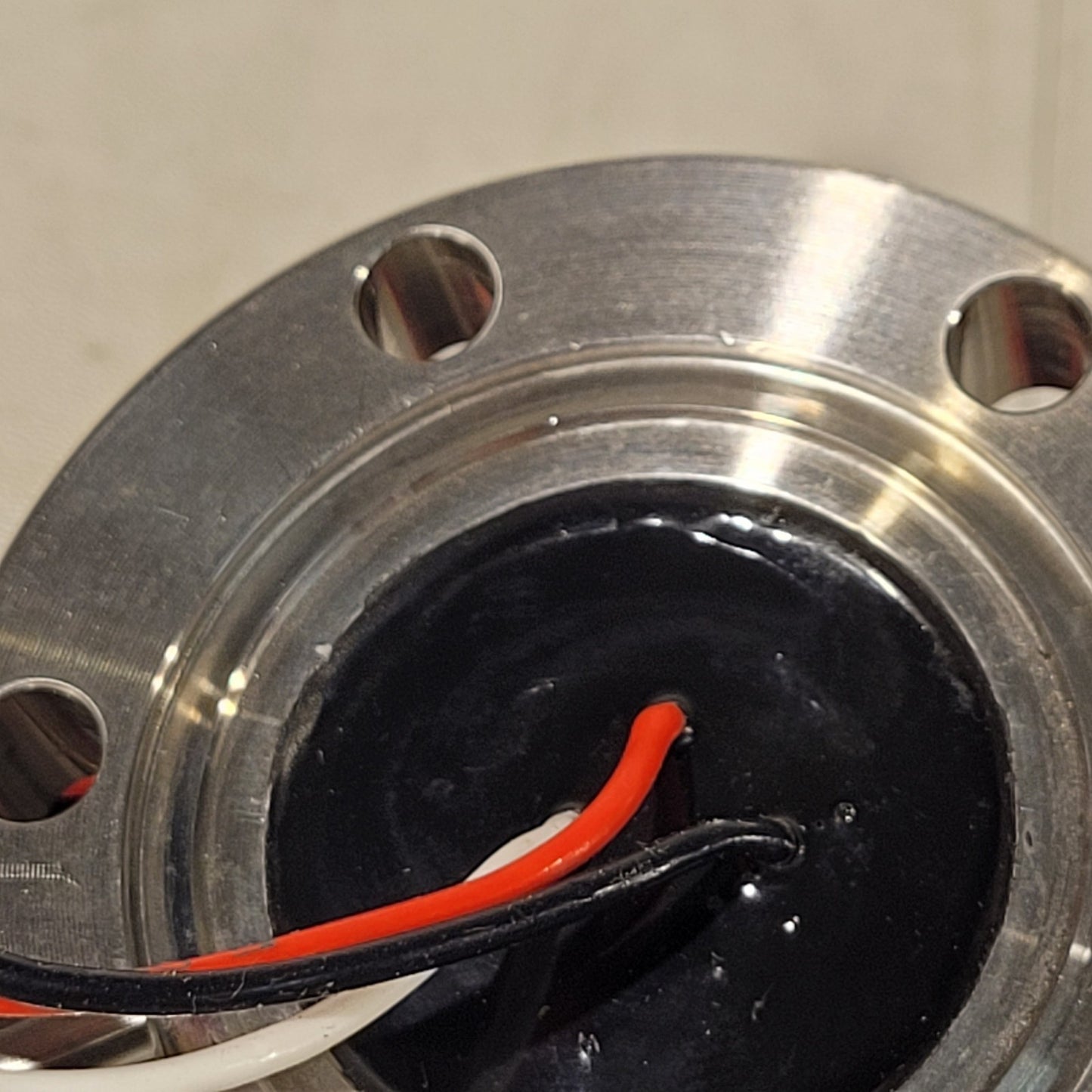DN35CF 2.75" CF Conflat 3-Wire Electrical Feedthrough High Vacuum SS 14-01024