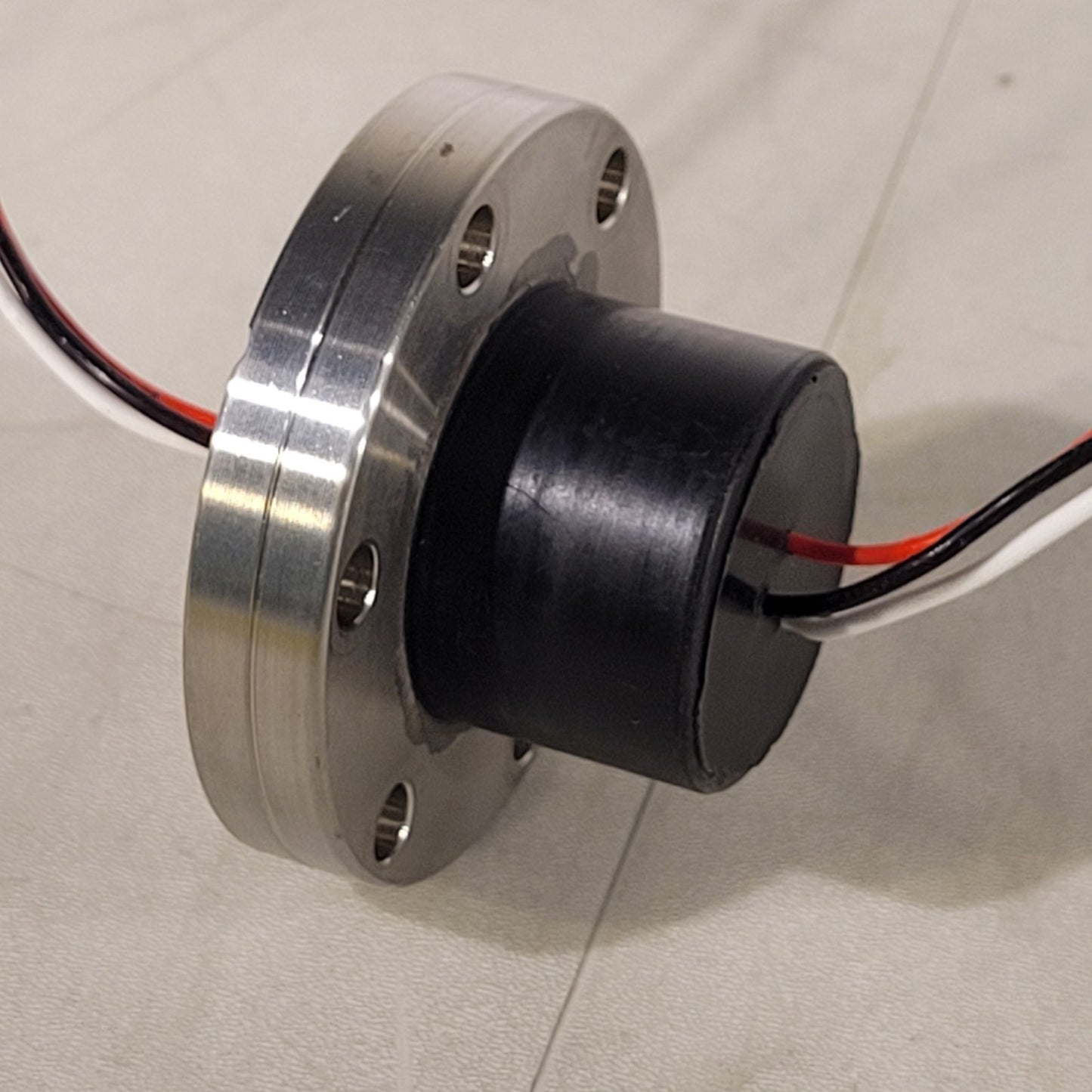 DN35CF 2.75" CF Conflat 3-Wire Electrical Feedthrough High Vacuum SS 14-01024