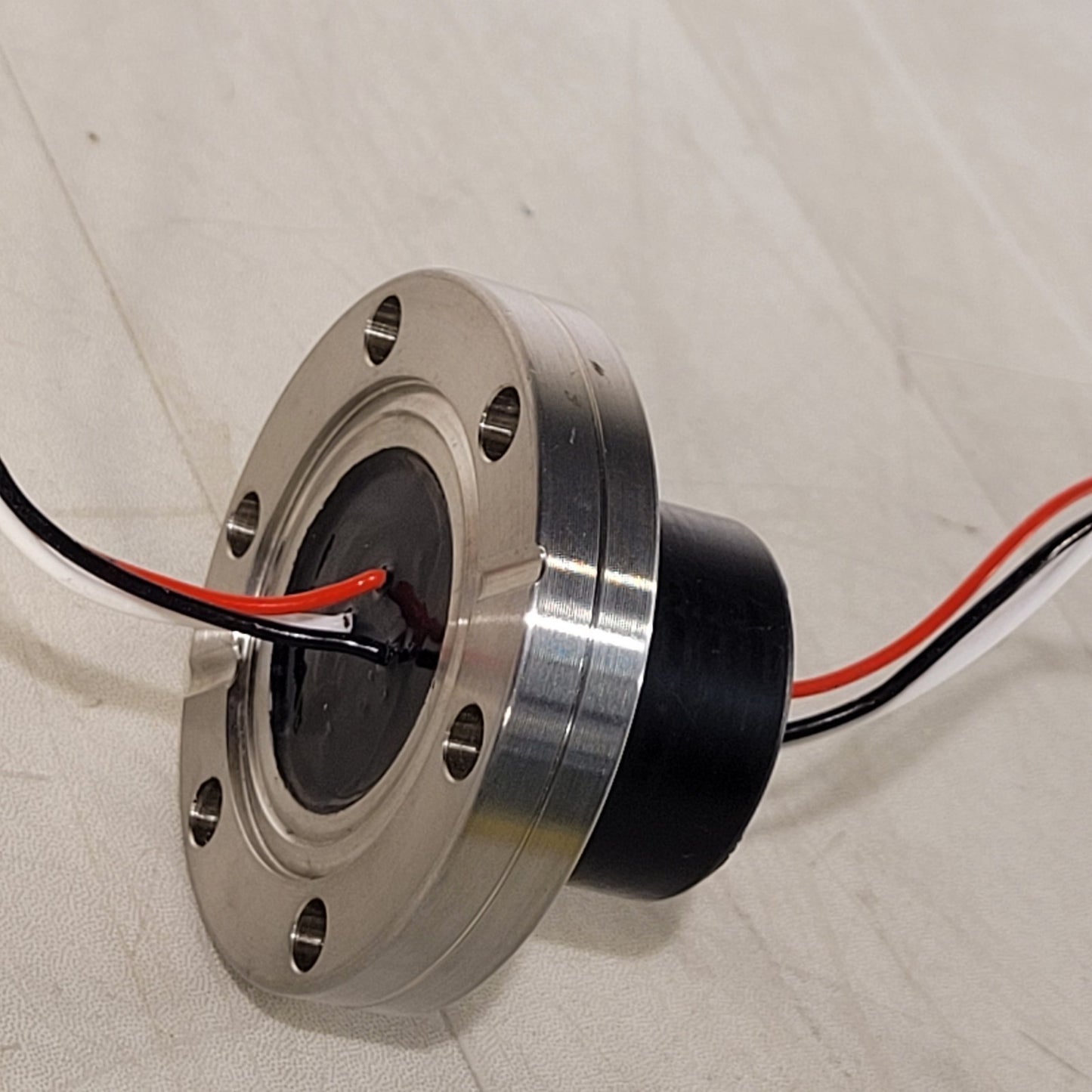 DN35CF 2.75" CF Conflat 3-Wire Electrical Feedthrough High Vacuum SS 14-01024