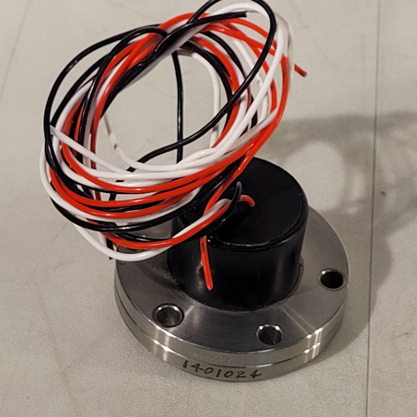 DENTED KNIFE EDGE- DN35CF 2.75" CF Conflat 3 Wire Electrical Feedthrough SS
