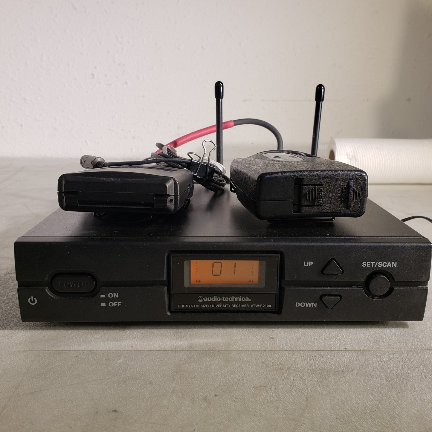Audio Technica ATW R2100 ATW T210 Shure ULX1-M1 Audio Wireless Mic RX & TX