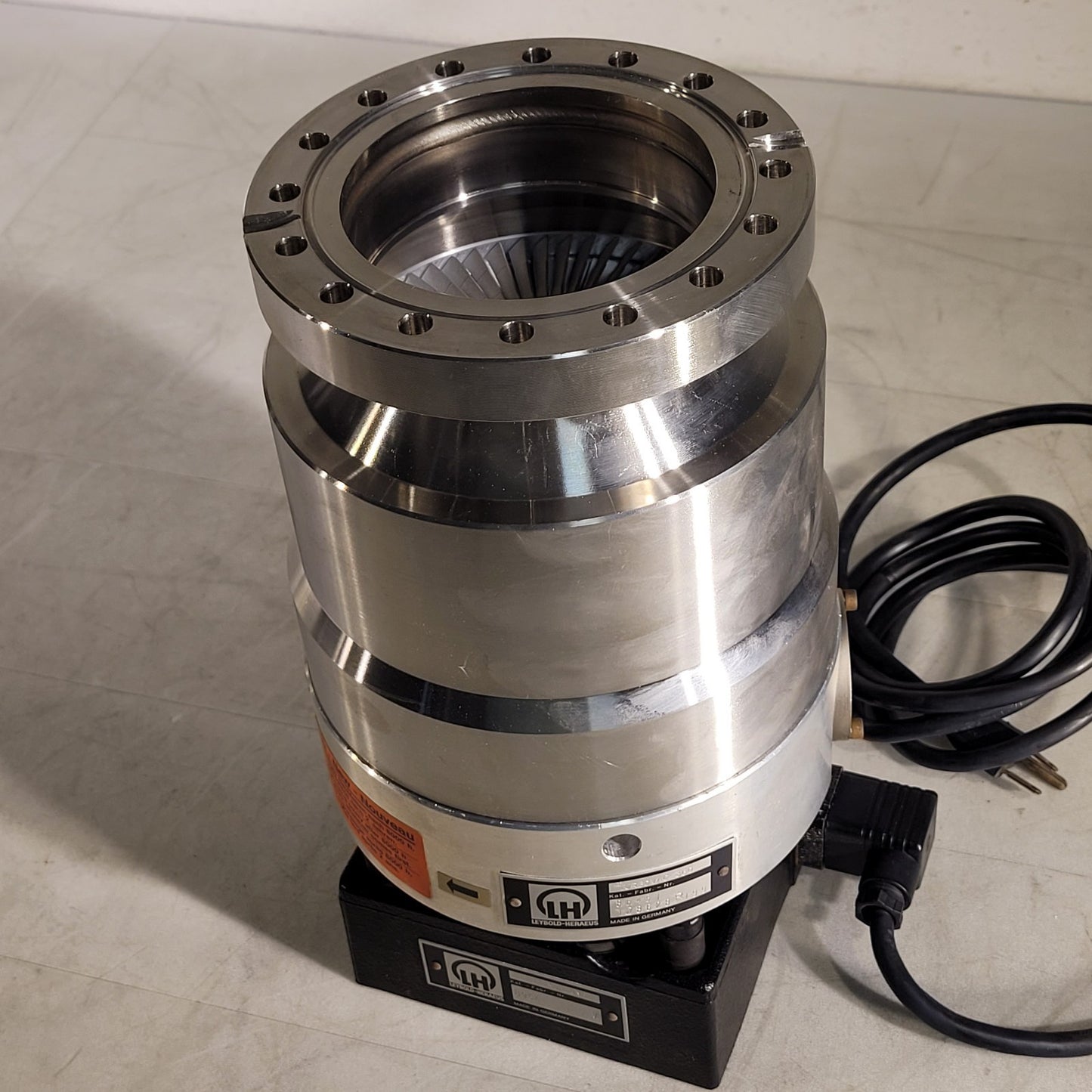 Leybold Heraeus Turbovac 360 Turbo Vacuum Pump Conflat 6" CF CF100 DN100CF w Fan