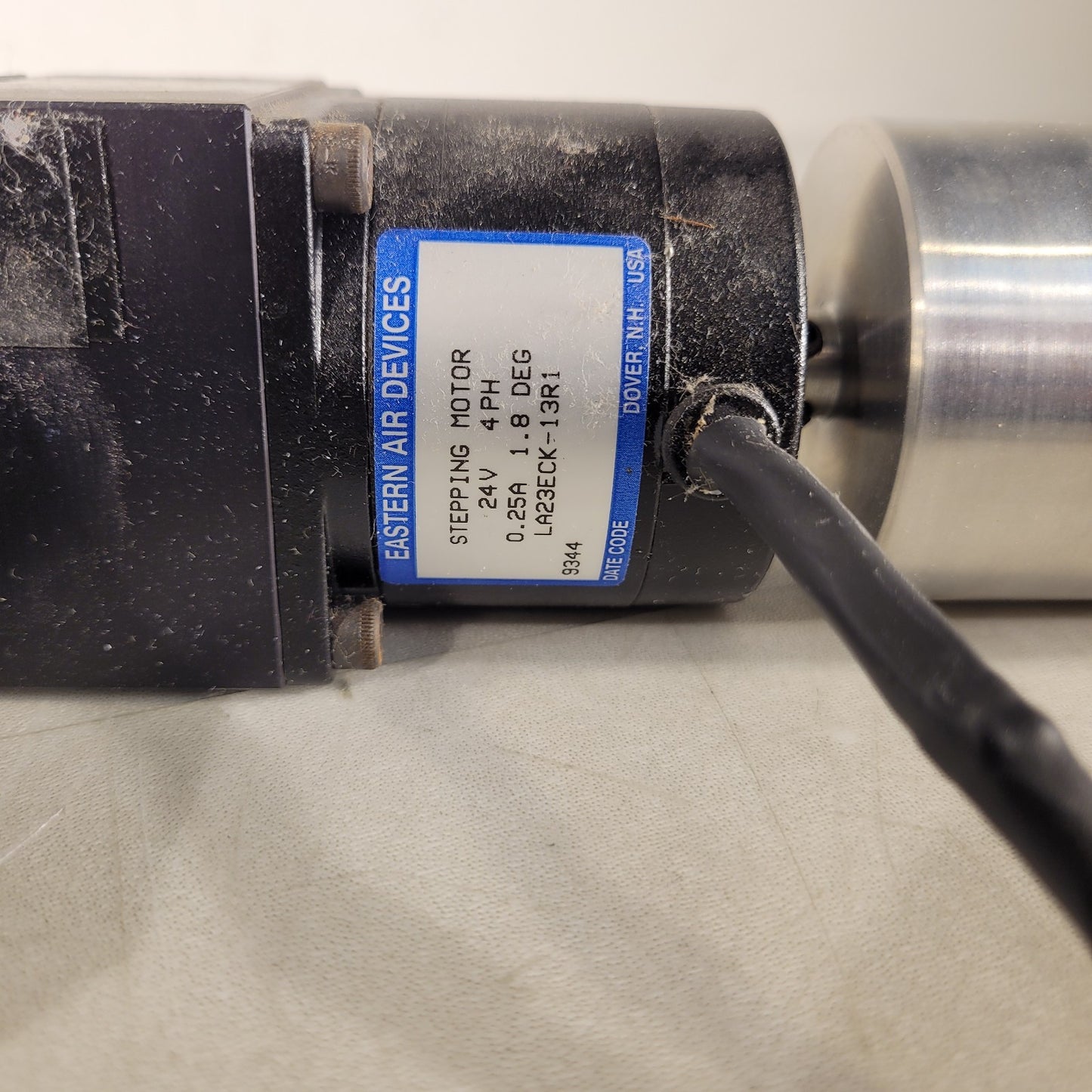 Parker Positioning Rotary Positioner Stage 20501.5-P W/ 24V Stepper Motor