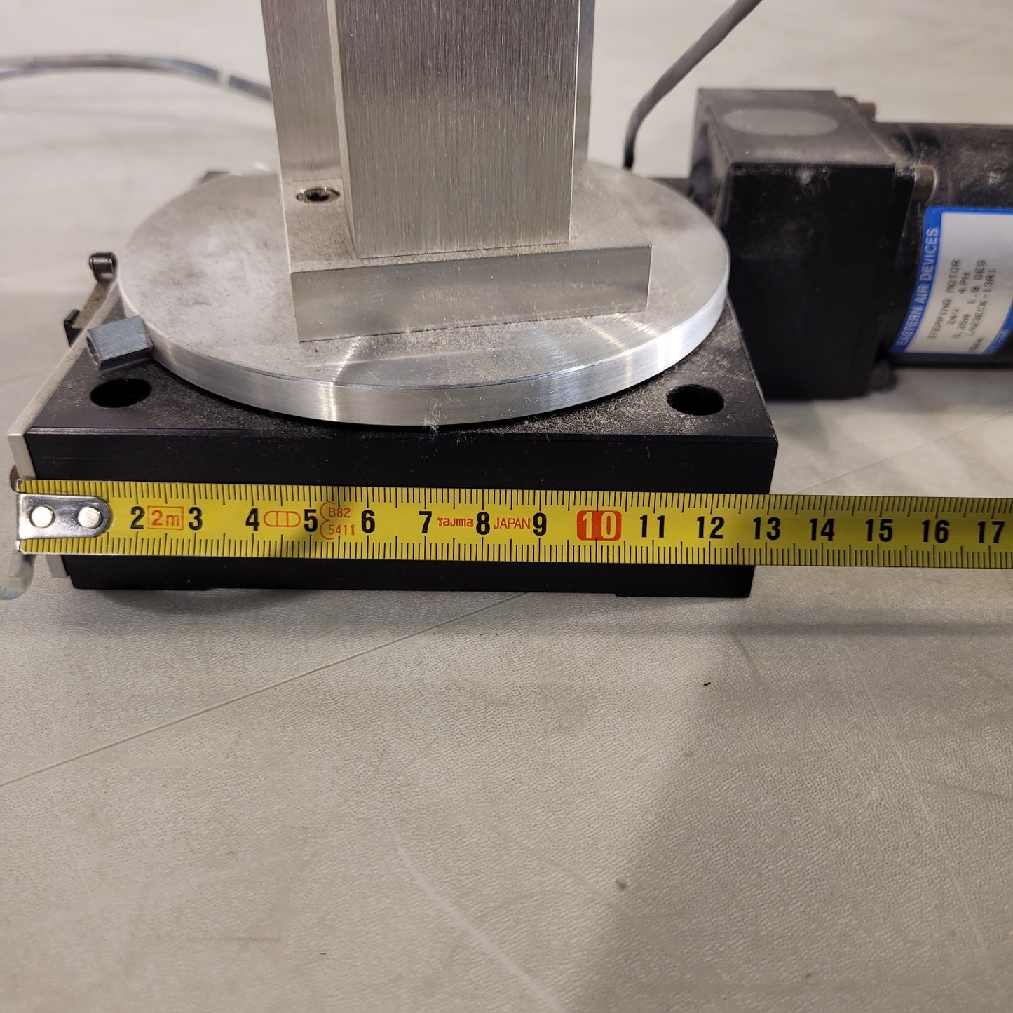 Parker Positioning Rotary Positioner Stage 20501.5-P W/ 24V Stepper Motor