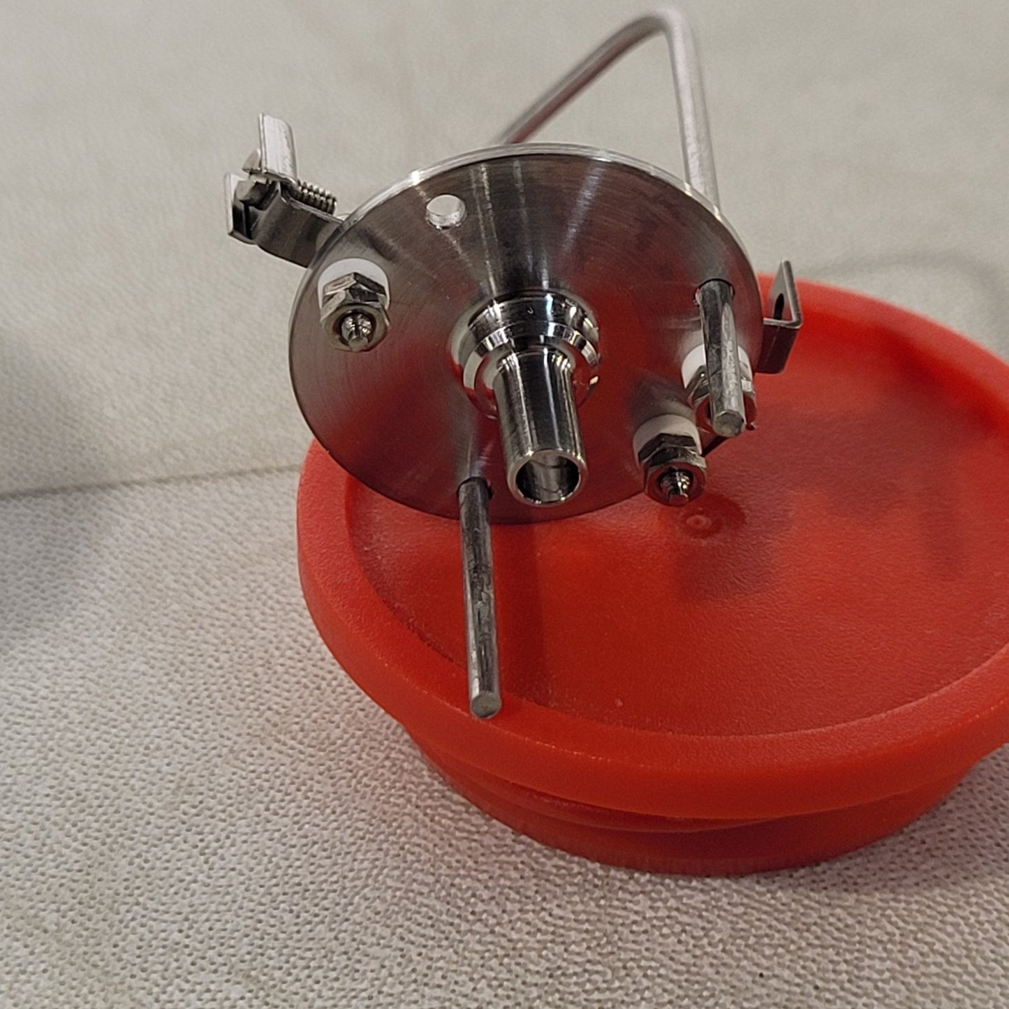 Pfeiffer Balzers Ultra High Vacuum Tungsten Filament Ion Guide Circular Focusing