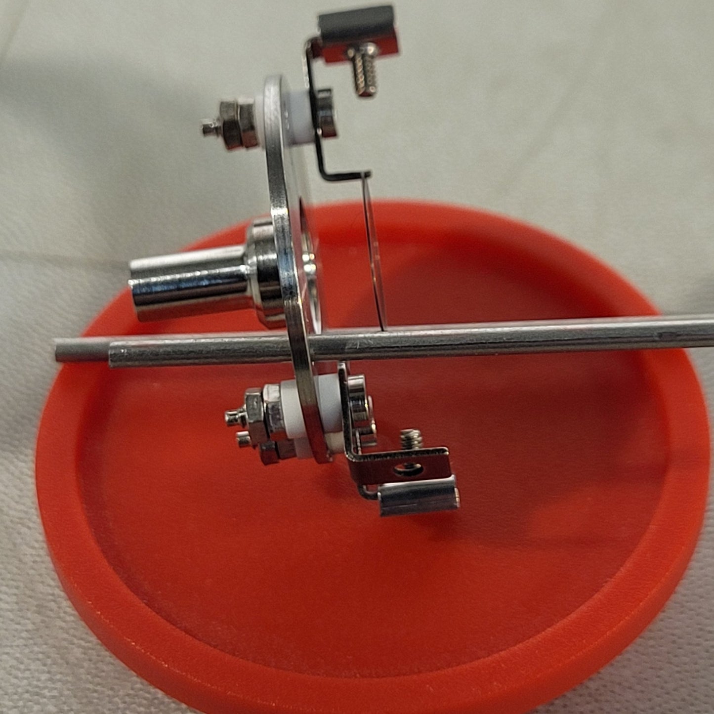 Pfeiffer Balzers Ultra High Vacuum Tungsten Filament Ion Guide Circular Focusing