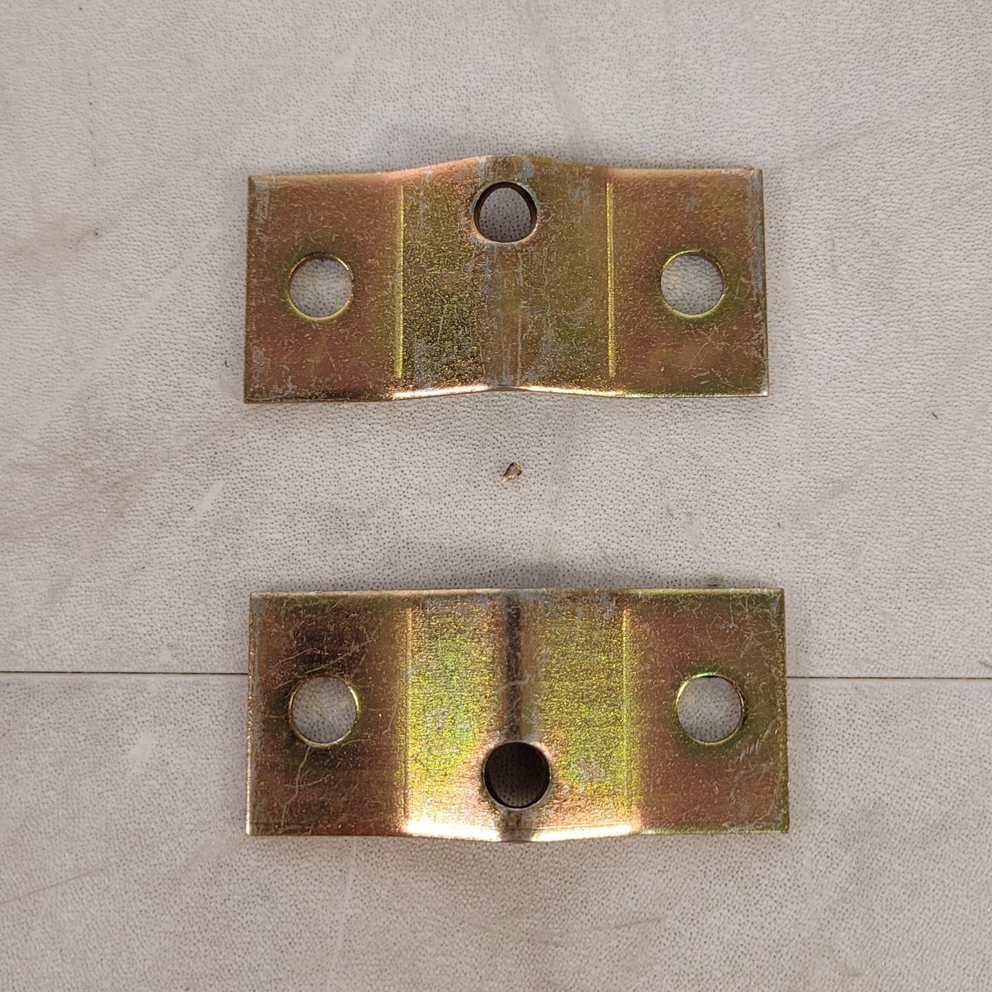 Channel Master 9034 12" Heavy Duty Wallmount Gold Chromate for up to 1-1/2" Mast