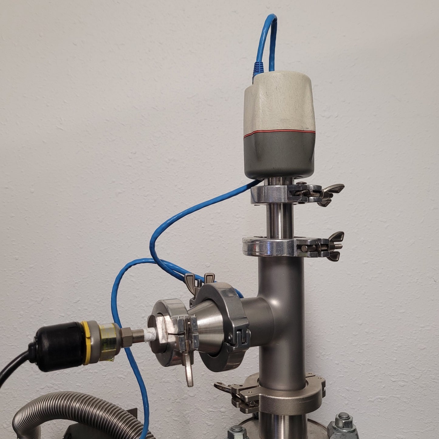 TESTED Edwards WRG-S-NW25 D14701000 Wide Range Gauge Indirect High Vacuum Gauge