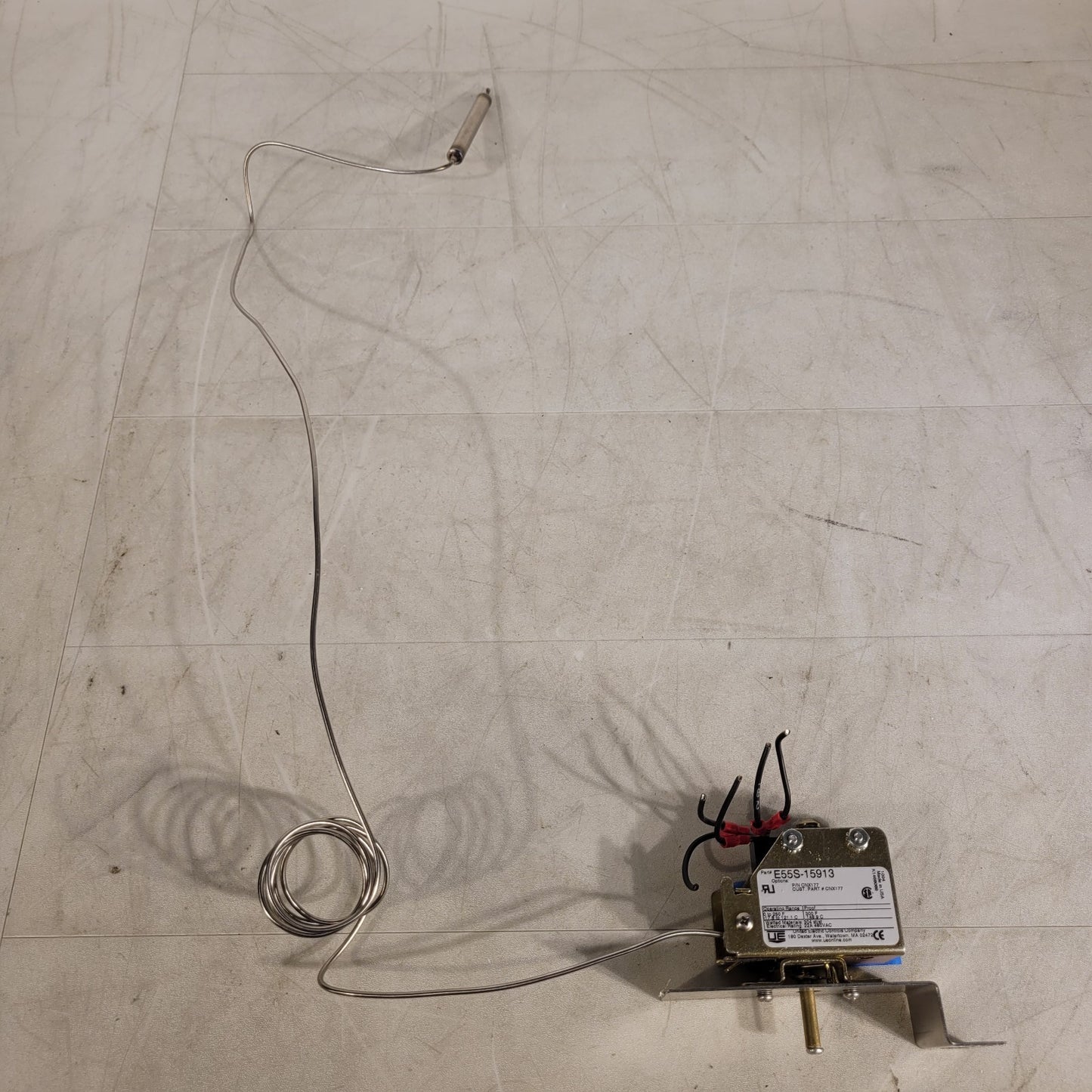 For Parts- United Electric Controls E55S-15913 Temperature Switch, 0-250° F