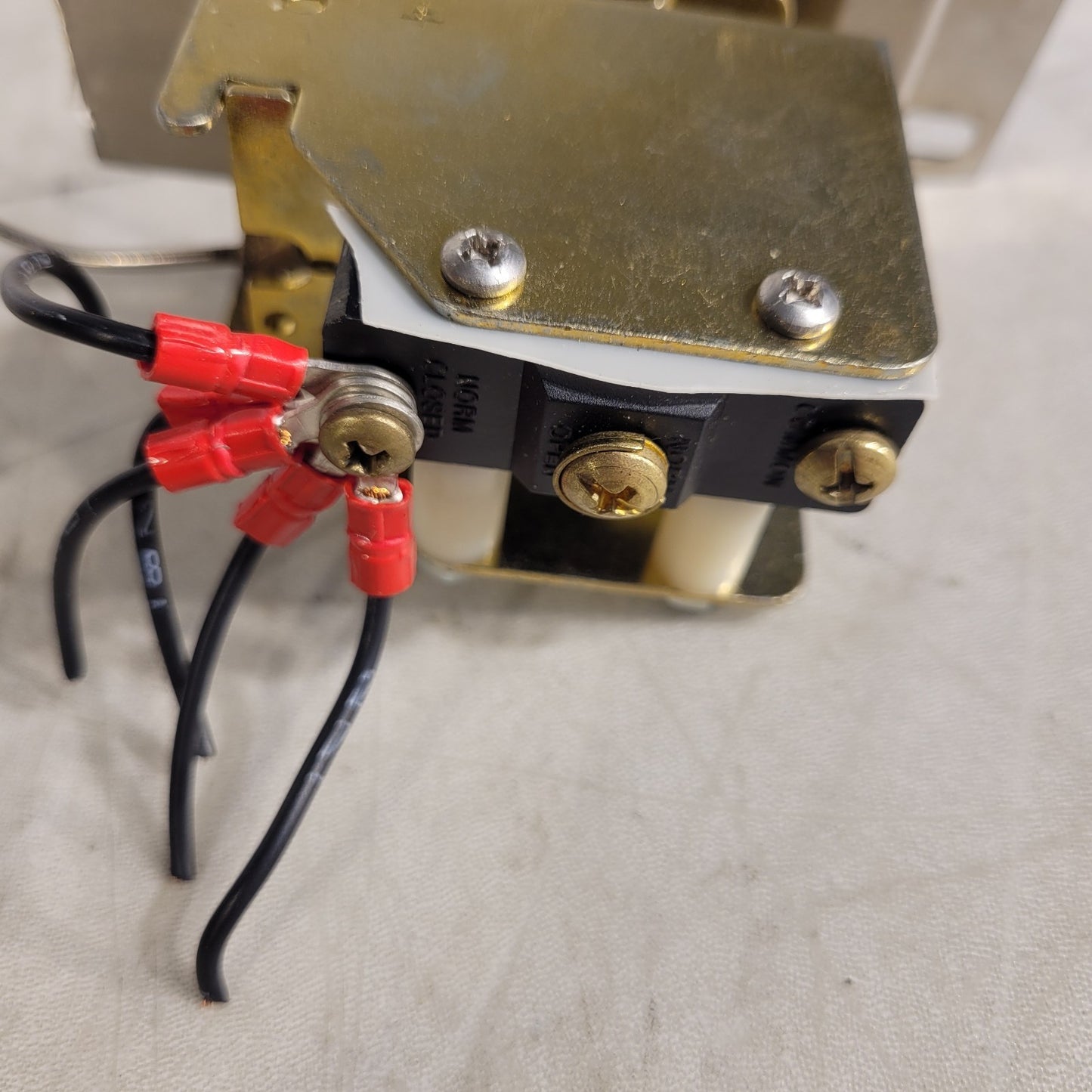 For Parts- United Electric Controls E55S-15913 Temperature Switch, 0-250° F