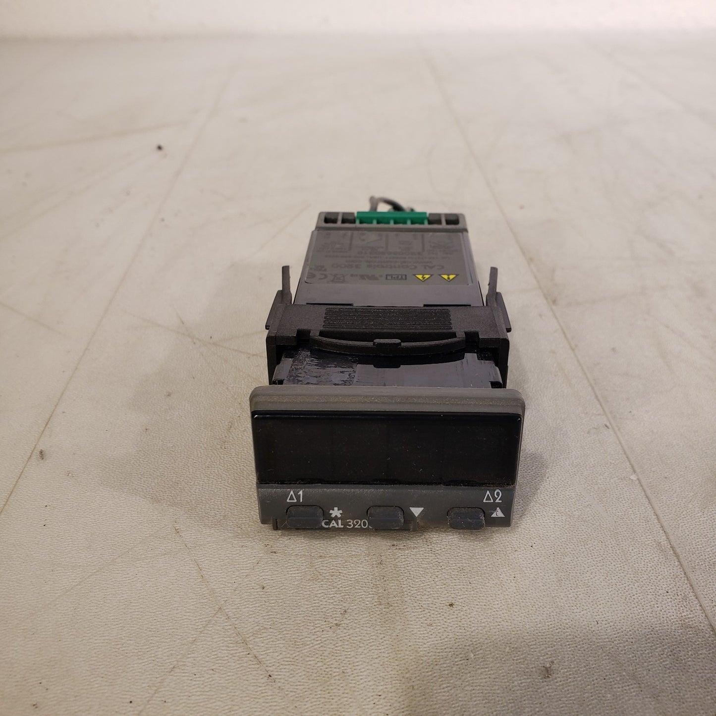 Cal Controls 3200 Temperature Controller for RTD Display 100-240V 50-60HZ Omega