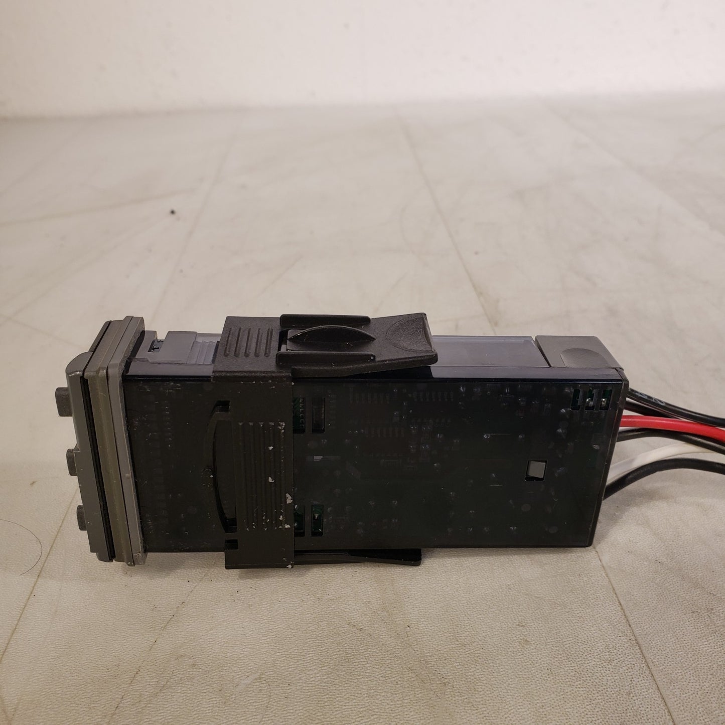 Cal Controls 3200 Temperature Controller for RTD Display 100-240V 50-60HZ Omega