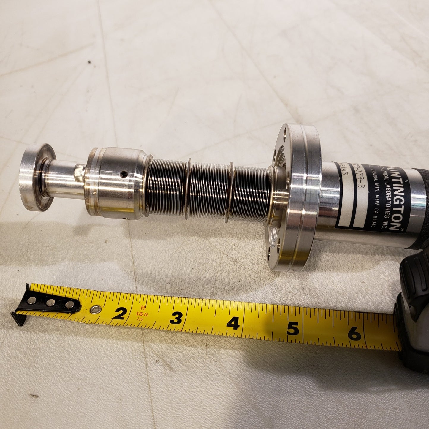 Huntington VF-173-3 2.75" CF DN35CF Conflat 3-inch Linear Motion Feedthrough