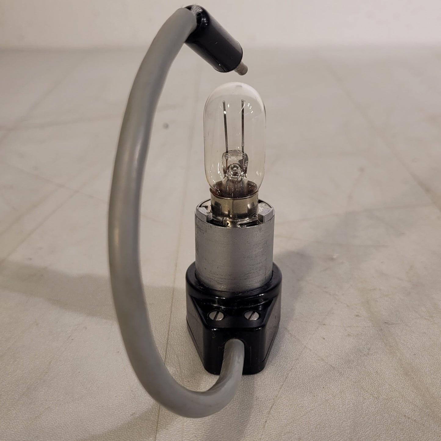 Carl Zeiss X9-B-30 Microscope Replacement Light Bulb Lamp 6V 15W w/ Cable