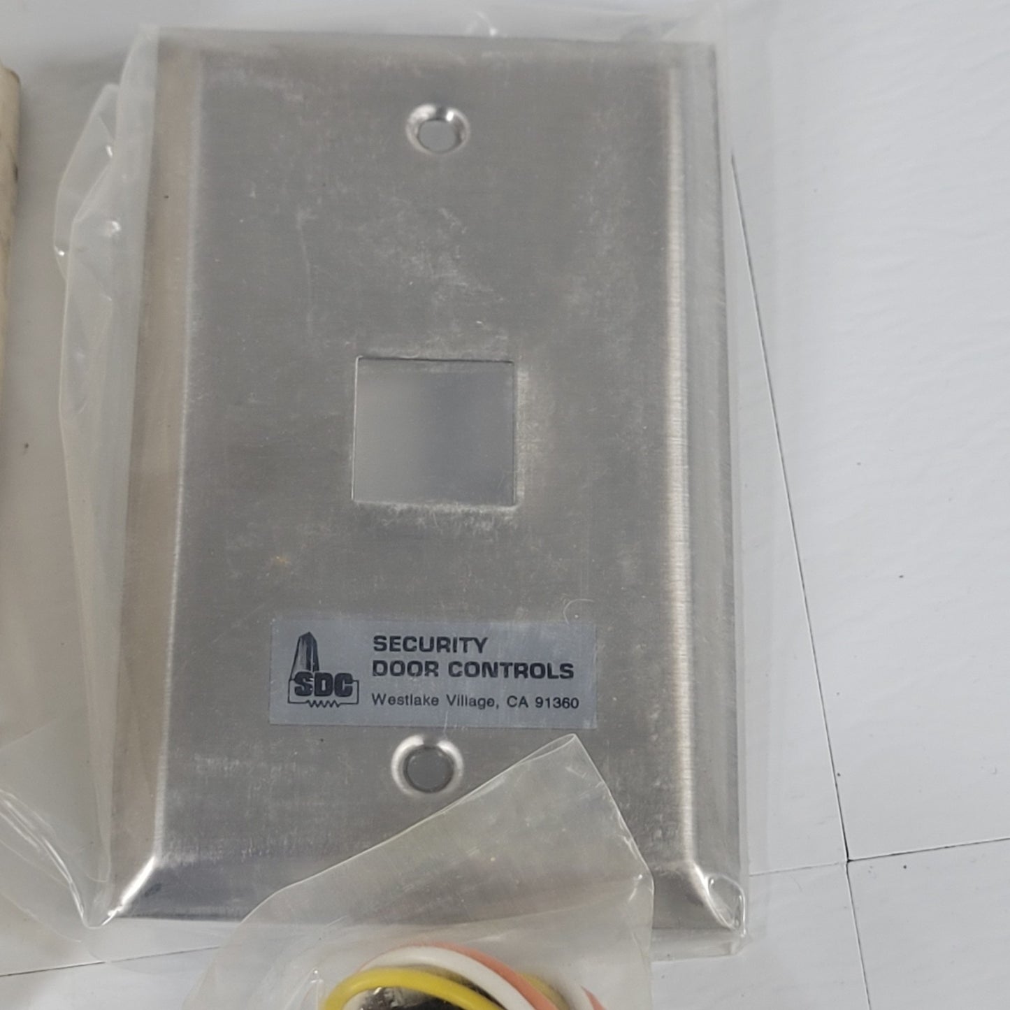 SDC 402U Exit Push Button Switch 5amps 125VAC Security Door Controls