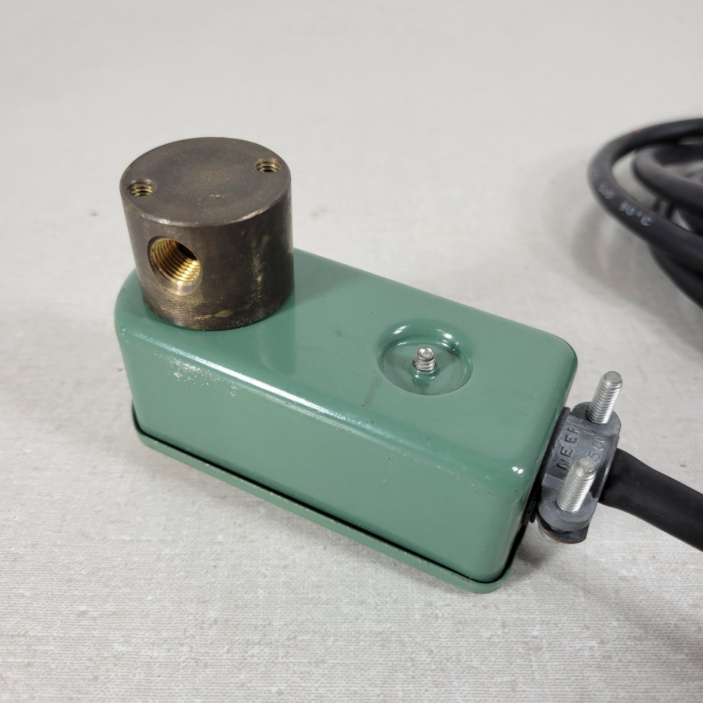 Automatic 826202 Flow Switch 3/8" NPT Thread Electronically Controlled Solenoid