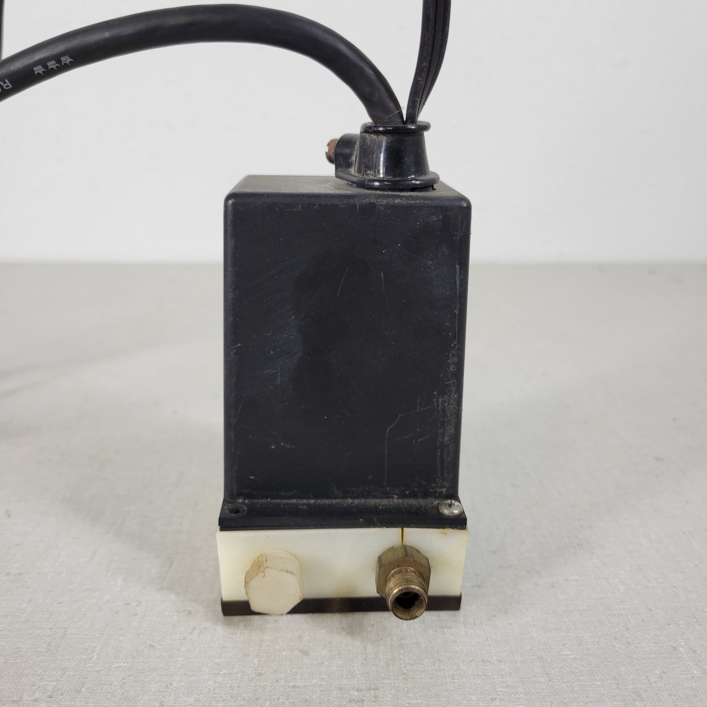 Proteus Industries 1000 Fluid Flow Switch US 120V 3/8" to Taper Tube Fitting
