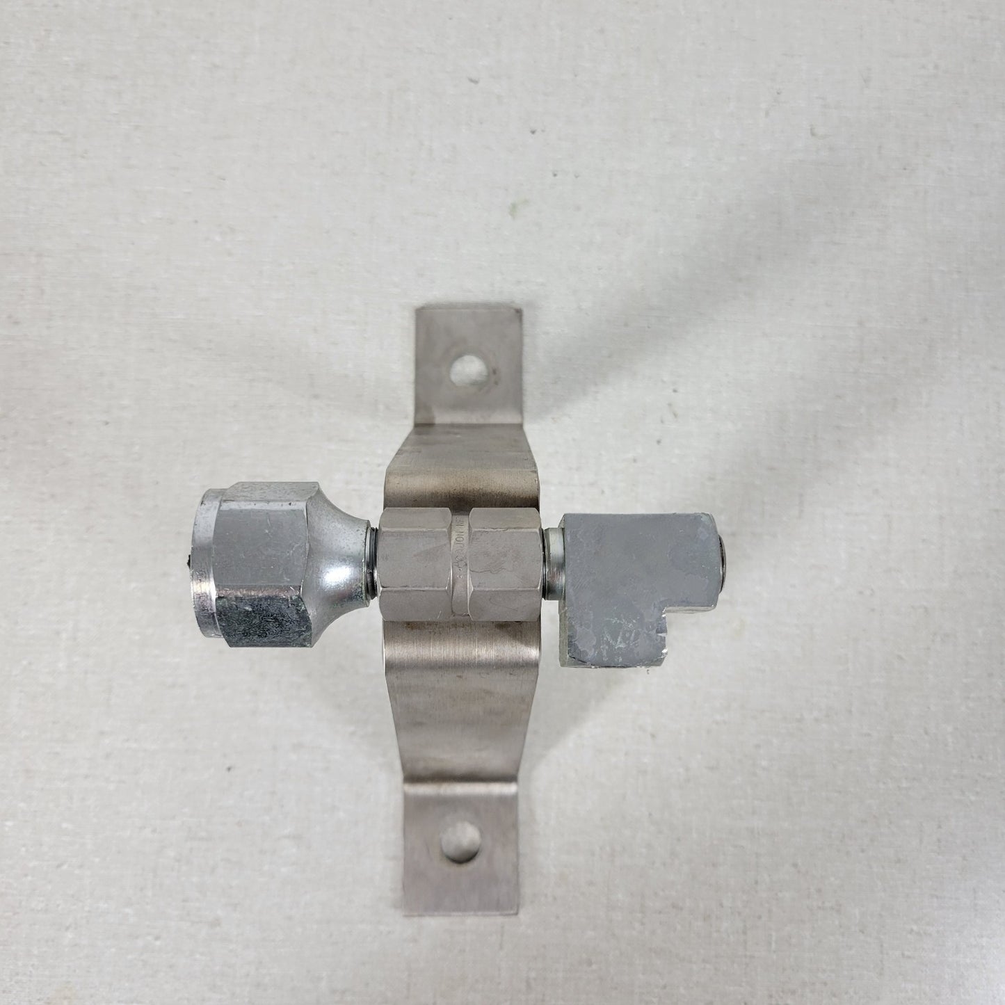 Hose Fitting Bracket CGA580 7/8" Nut To Right Angle T Fitting 1/2" NPT Thread