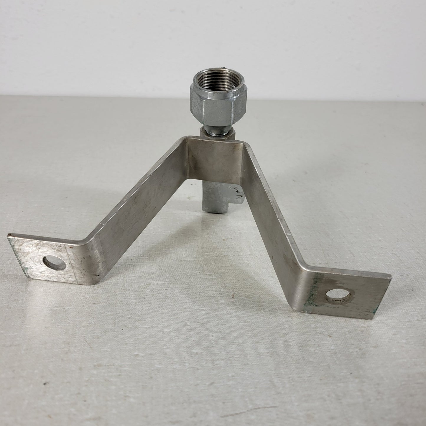 Hose Fitting Bracket CGA580 7/8" Nut To Right Angle T Fitting 1/2" NPT Thread