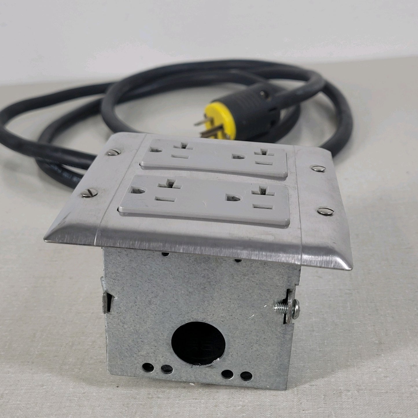 Built-In Double-Gang Work Bench Outlet Box for Mains 120v 20A 4' Cable