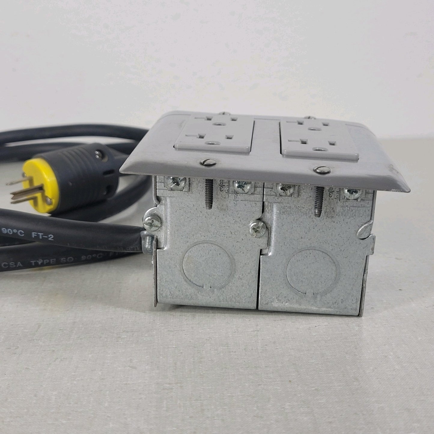 Built-In Double-Gang Work Bench Outlet Box for Mains 120v 20A 4' Cable