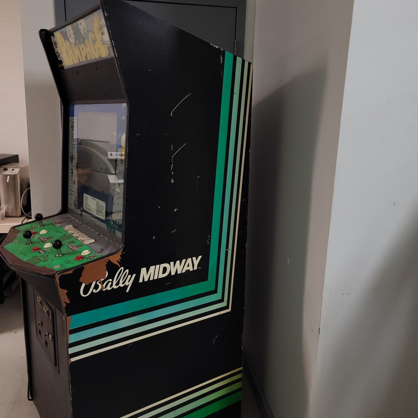 Vintage Bally Midway Rampage Arcade Cabinet Video Game 1986 - Tested Working