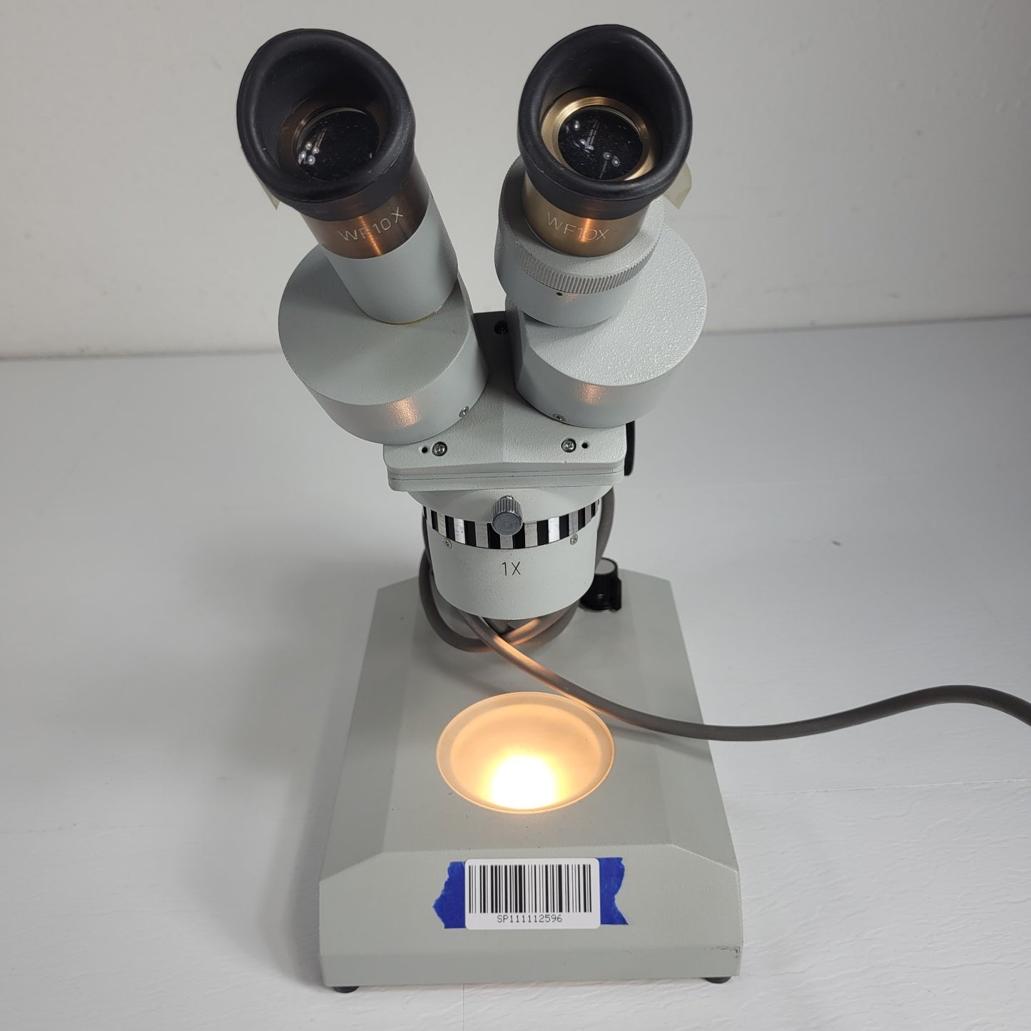 A&F Stereo Upright Microscope w/ Light Source 10x and 30x Zoom WF10X Eye Pieces