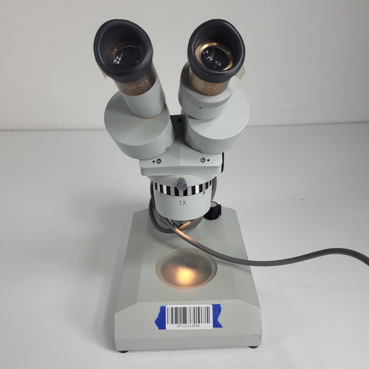 A&F Stereo Upright Microscope w/ Light Source 10x and 30x Zoom WF10X Eye Pieces