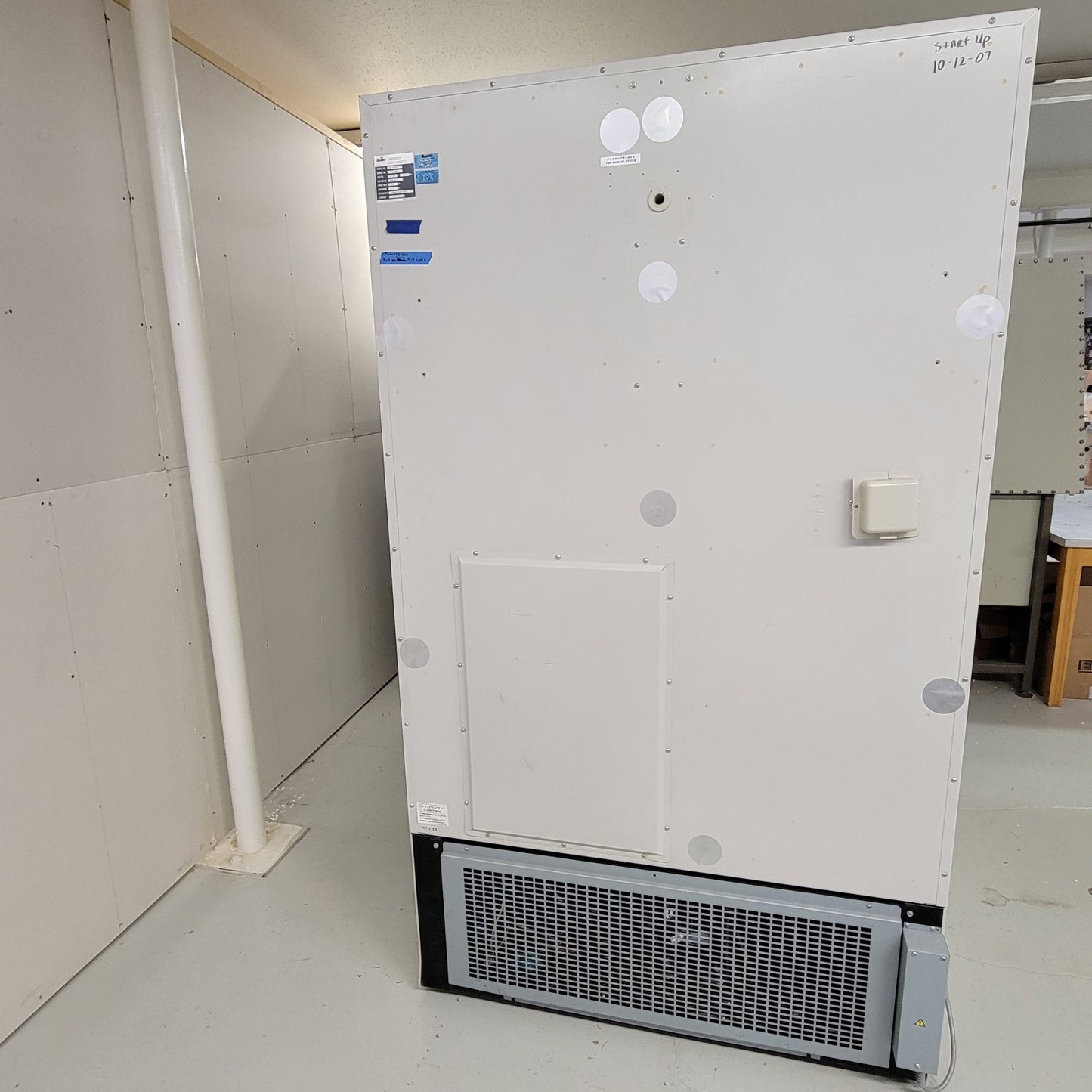 FOR PARTS Nuaire NU-9668GC Ultra Low -86C Lab Freezer 3 Adjustable Shelves