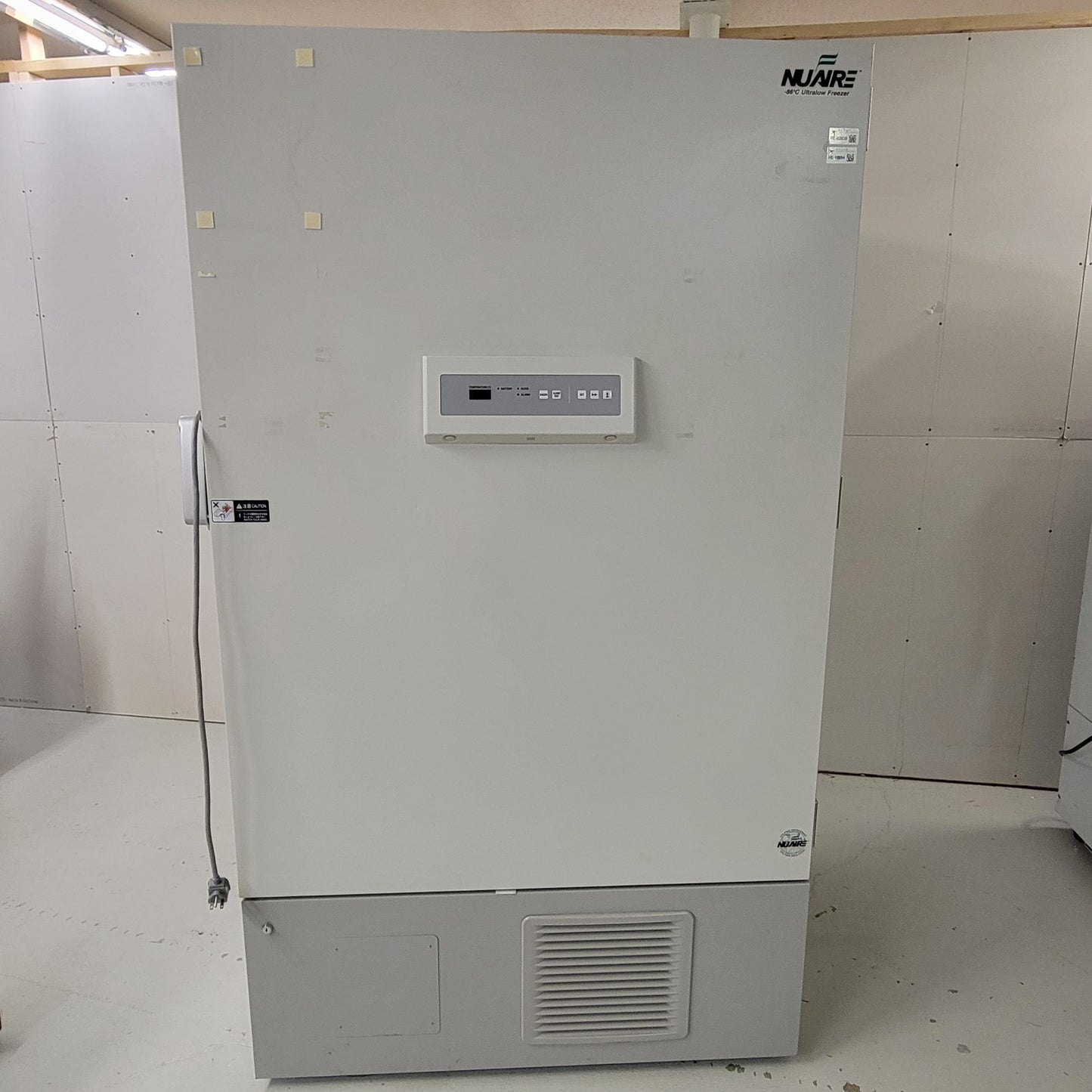 FOR PARTS Nuaire NU-9668GC Ultra Low -86C Lab Freezer 3 Adjustable Shelves