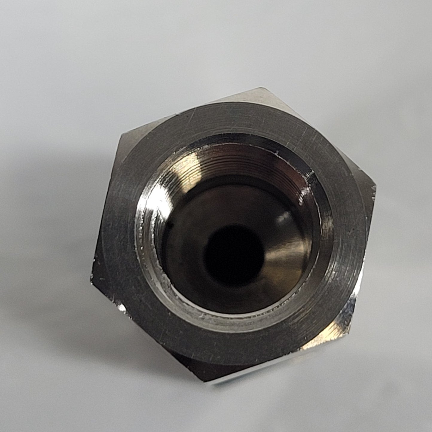 Cajon 1/4" NPT Tube Adapter to 1/4" VCR Fitting Vacuum Stainless Steel 316