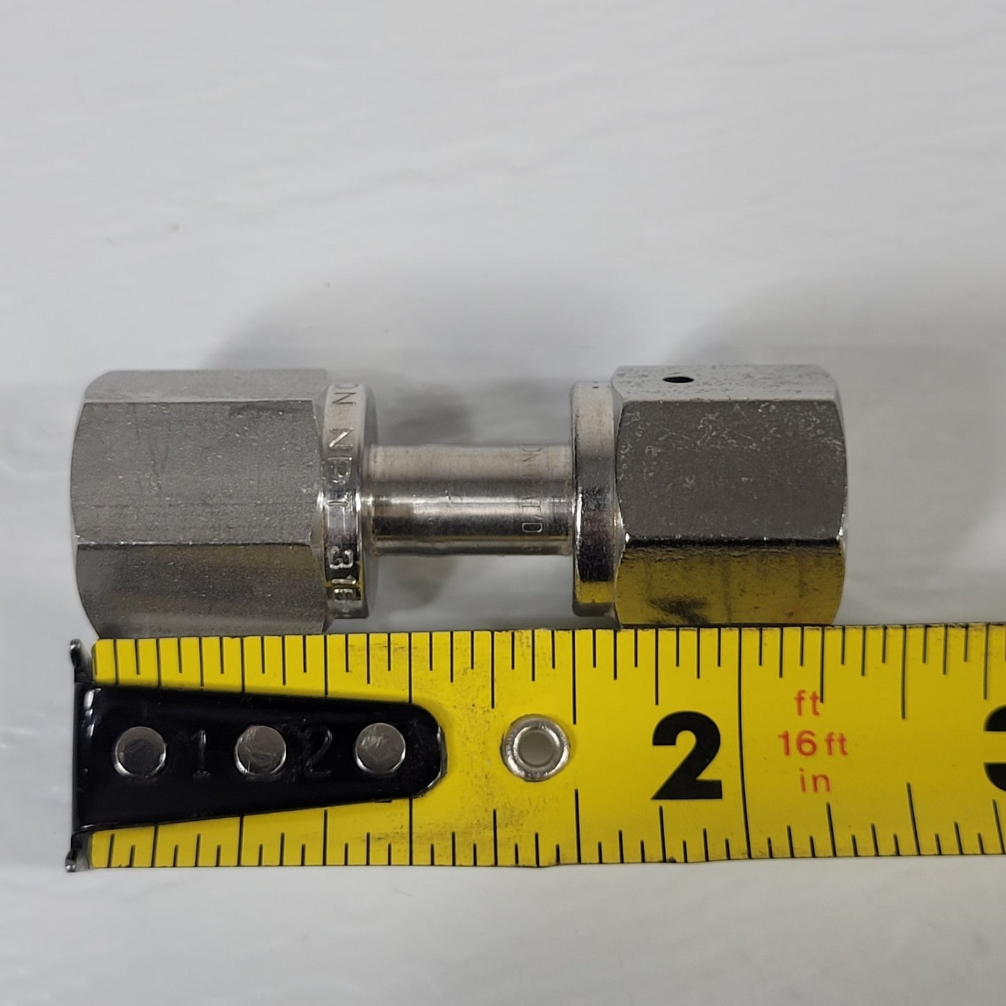Cajon 1/4" NPT Tube Adapter to 1/4" VCR Fitting Vacuum Stainless Steel 316