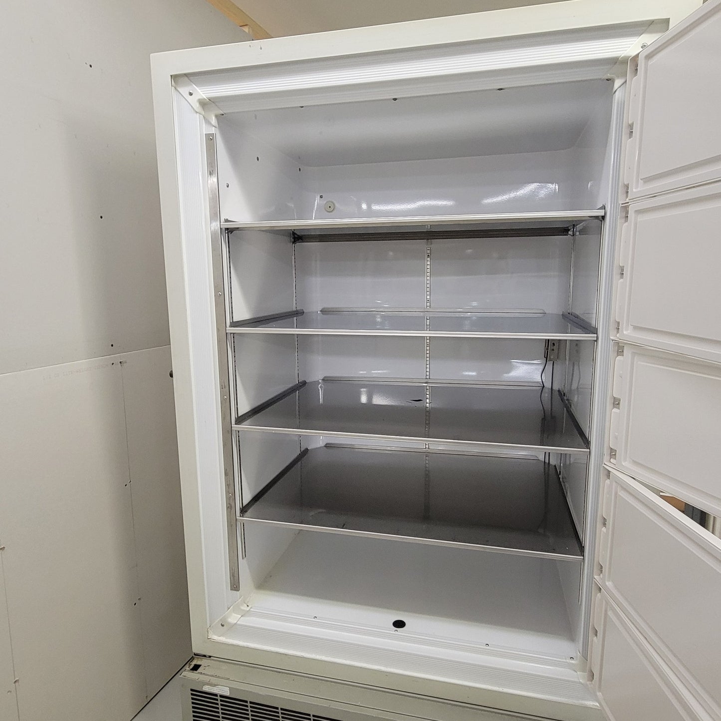 *PARTS* Thermo Revco Ultima II ULT2586-9-A35 Laboratory -86°C Freezer 5 Shelves