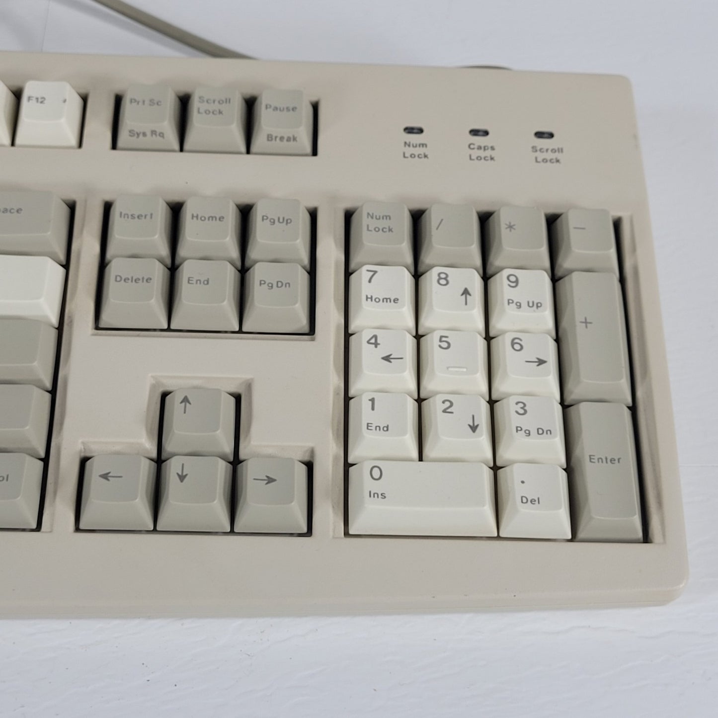 Vintage Cherry RS 6000 G83-6104Lanus/00 Beige Keyboard For Microsoft Windows 95