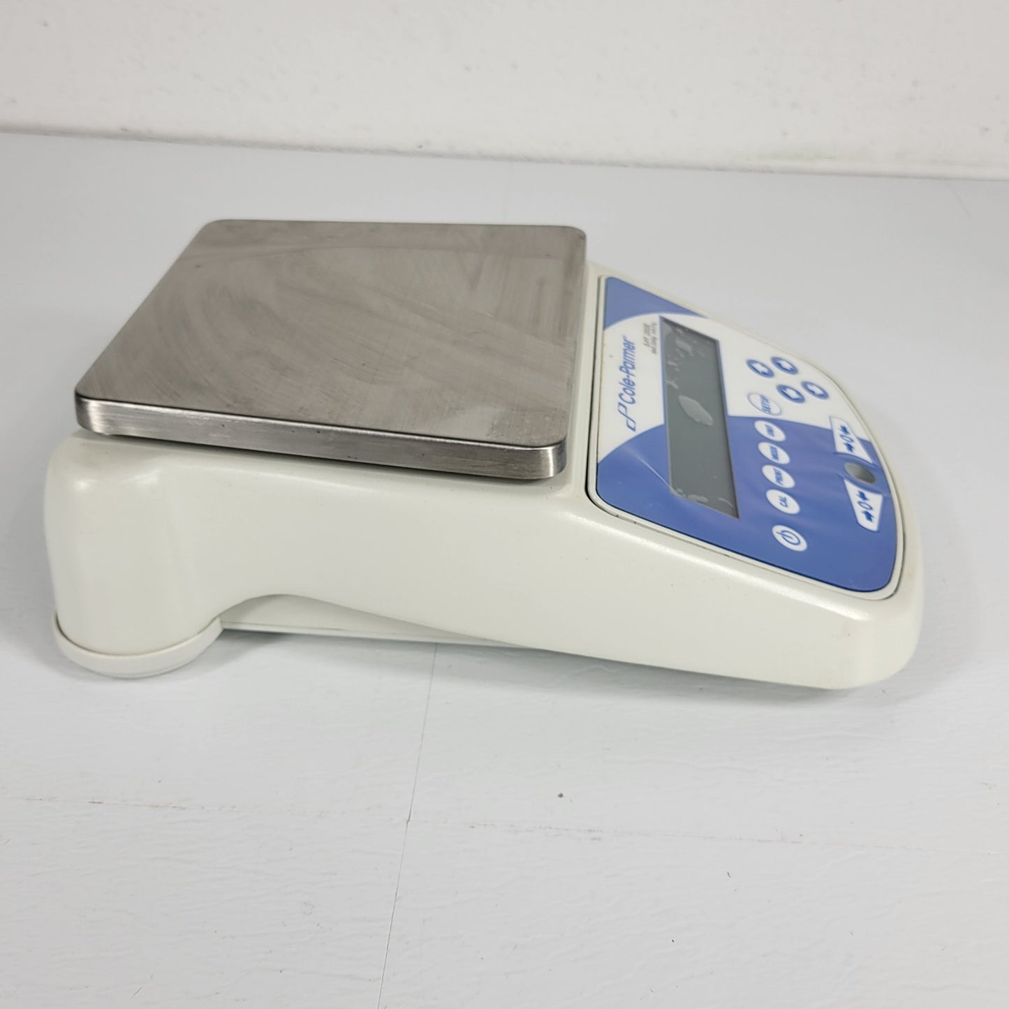 Cole-Parmer LB-200-2202e Toploading Precision Balance 2200g Capacity x .01g