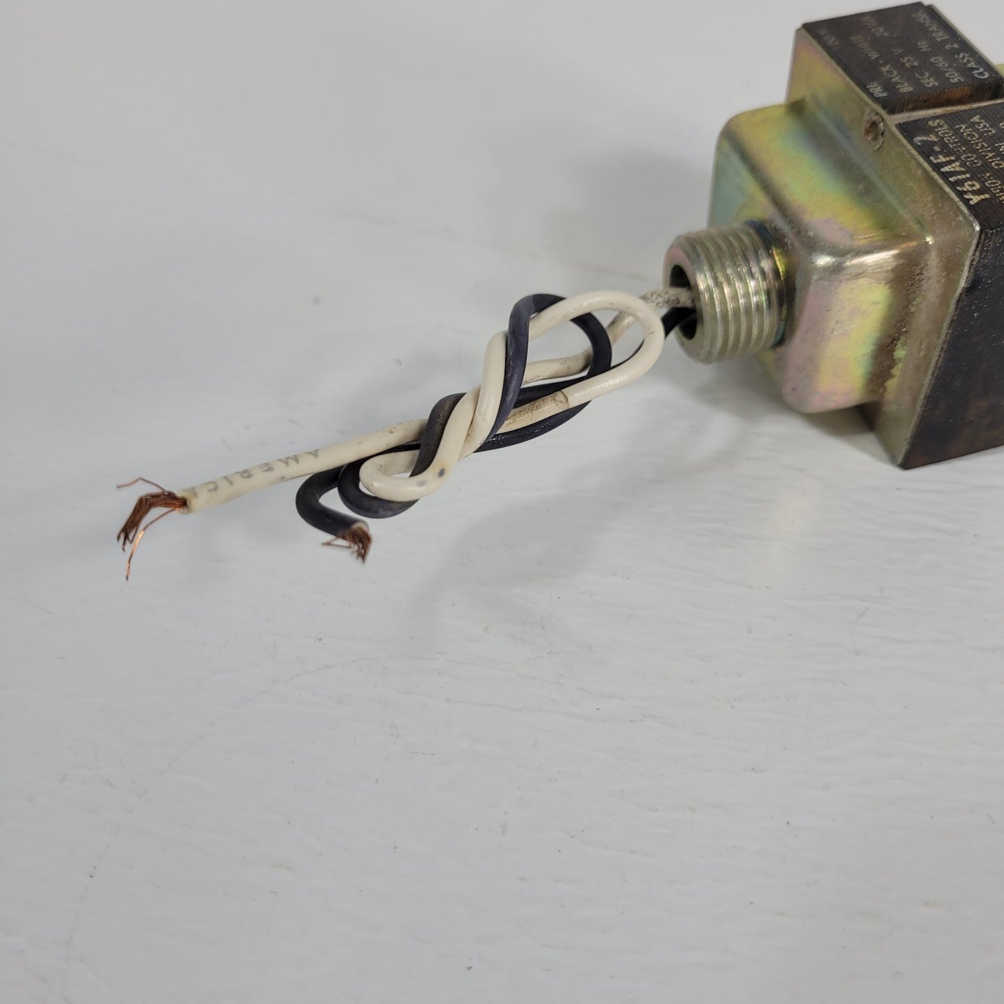 Johnson Controls Y61AF-2 Thermostat Voltage Transformer 120V To 25V 20VA 2-Wire