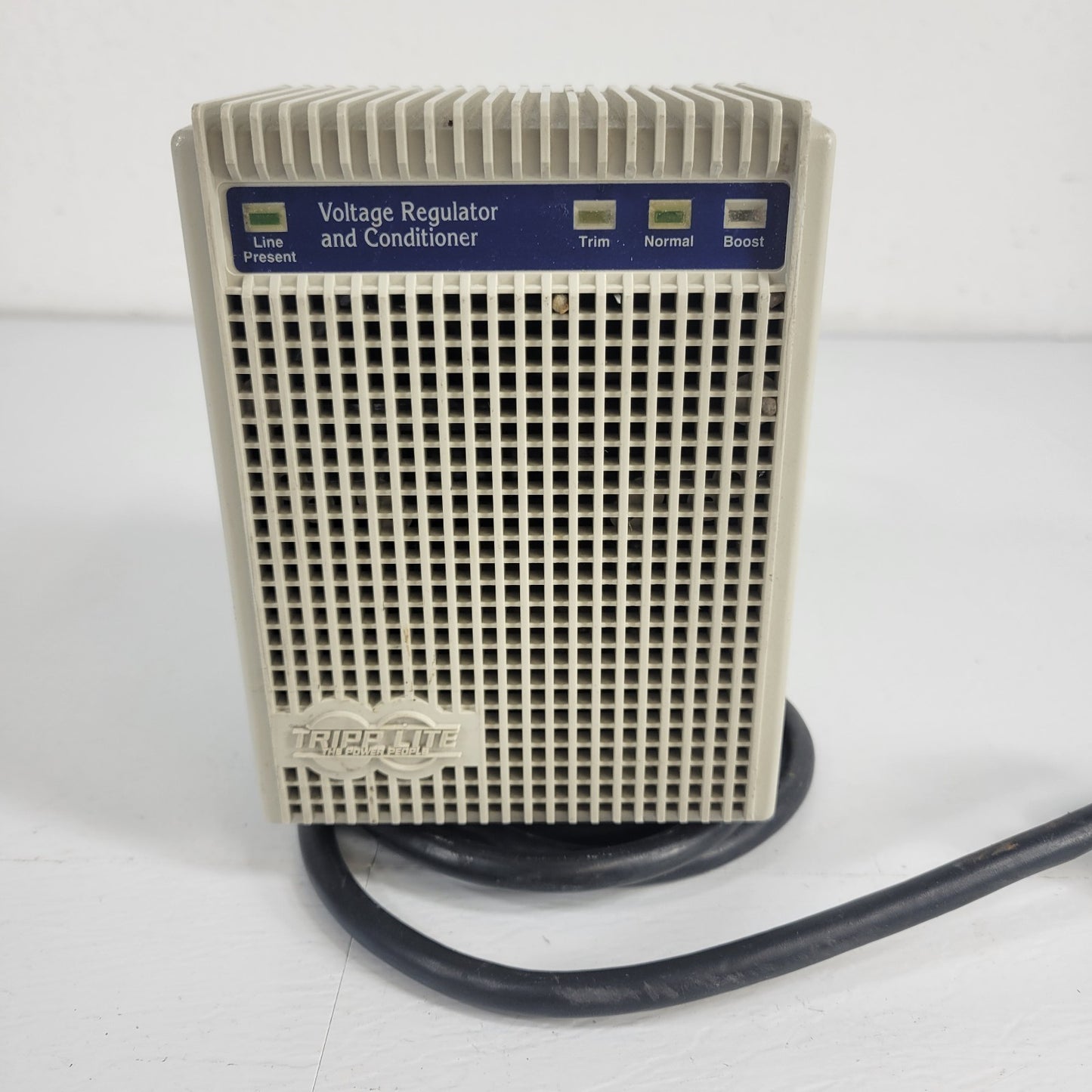 Tripp Lite LS604 Voltage Regulator and Conditioner 120v 600w 53U2 Power Supply