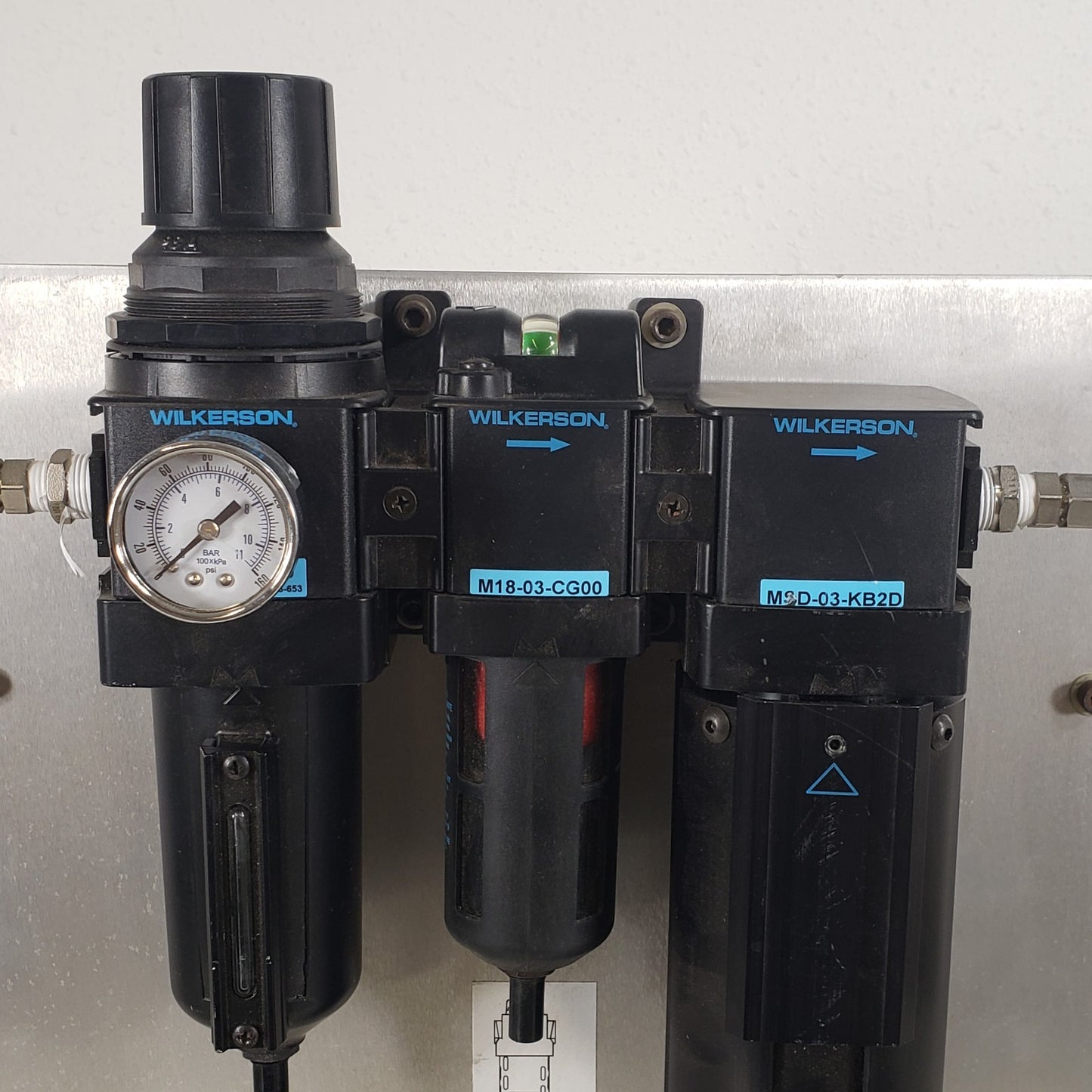 Wilkerson B28-03FHG0 M18-03-CG00 MSD-03-KB2D Compressed Air Filtration System