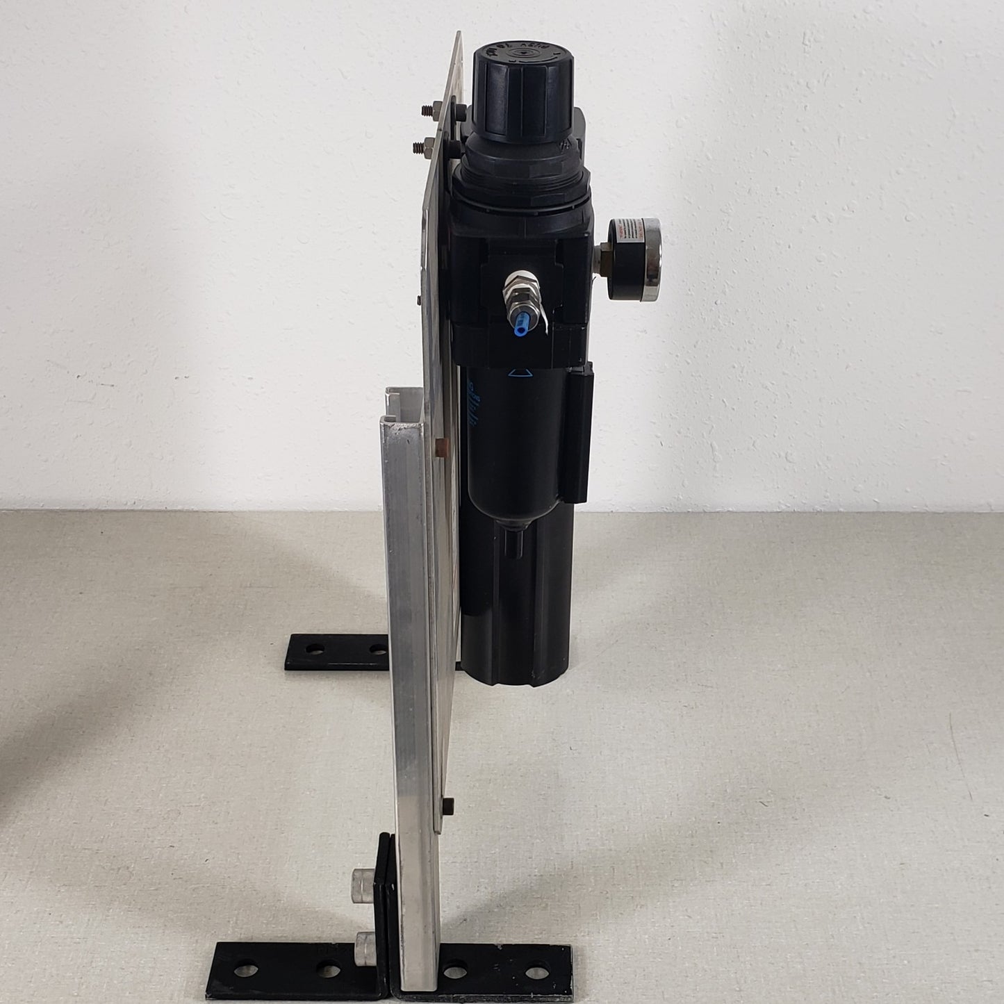 Wilkerson B28-03FHG0 M18-03-CG00 MSD-03-KB2D Compressed Air Filtration System