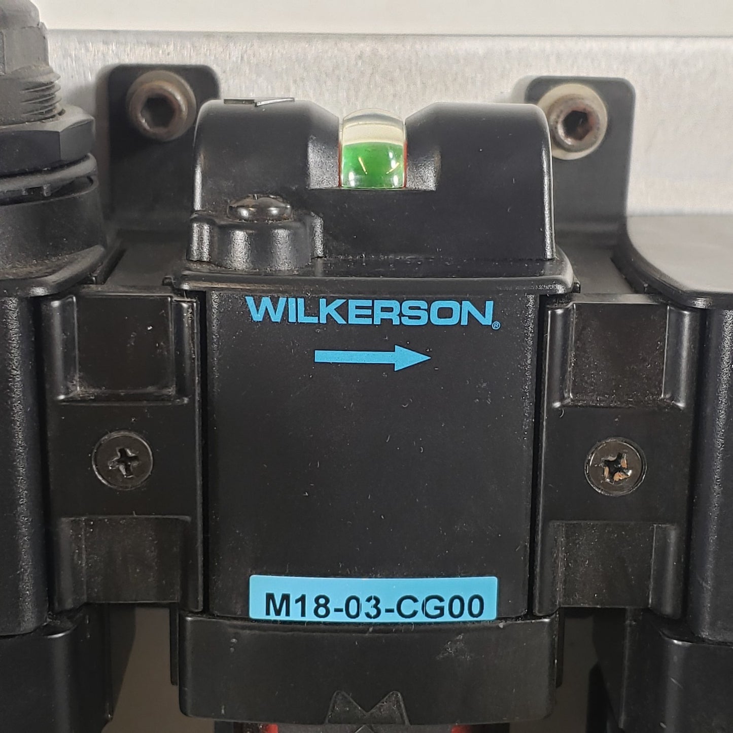 Wilkerson B28-03FHG0 M18-03-CG00 MSD-03-KB2D Compressed Air Filtration System
