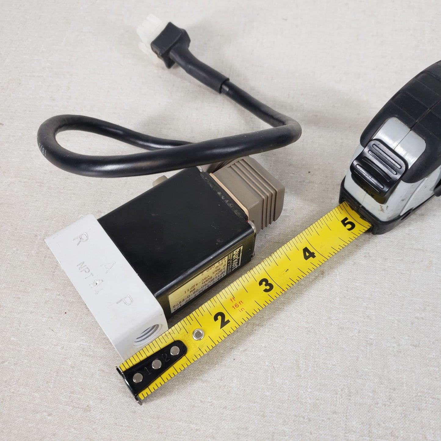 Bürkert Solenoid 124-C-5/32-F-PP 1/4 Max Pressure Of 42 Psi 8W 120V 60Hz Burkert