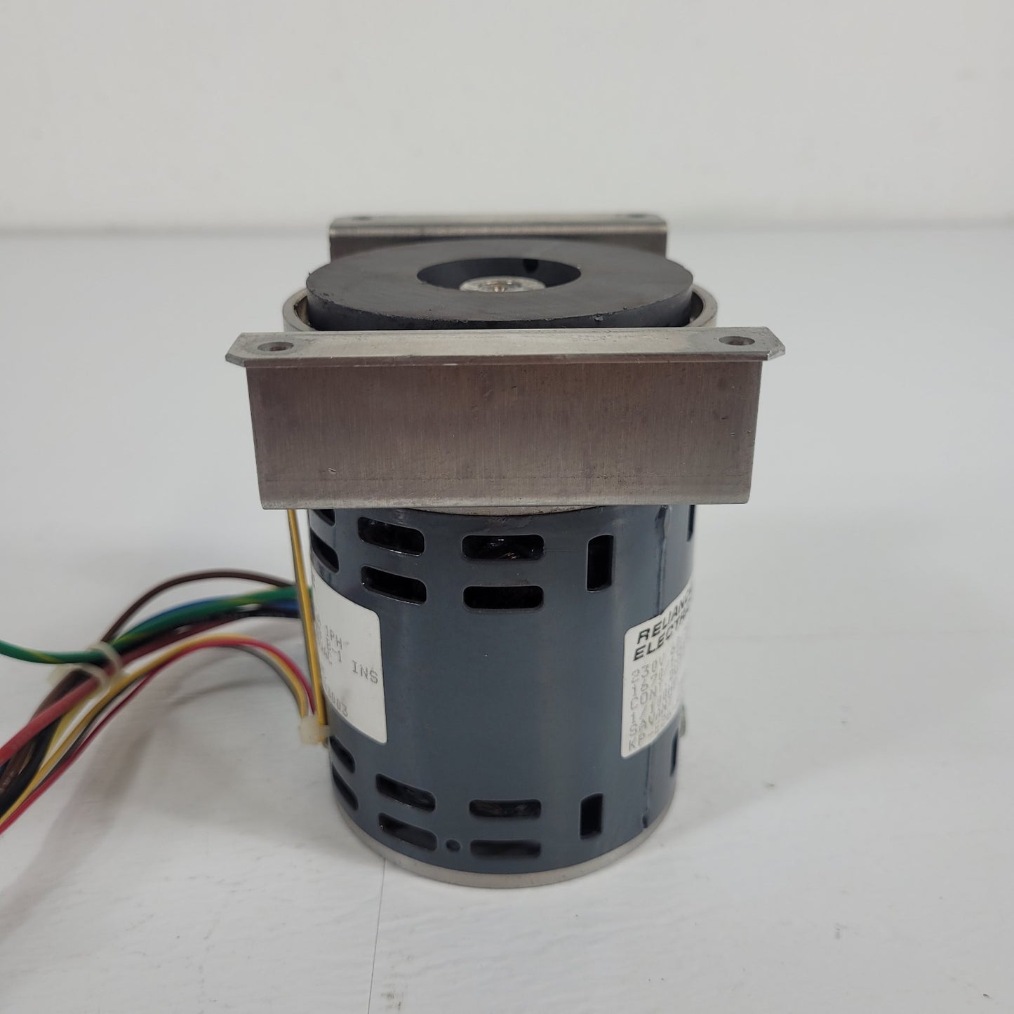 Reliance Electric KP-E26-BOL 230V 60/50Hz Motor 1/100 HP Cont Duty 1.5MFD Savant
